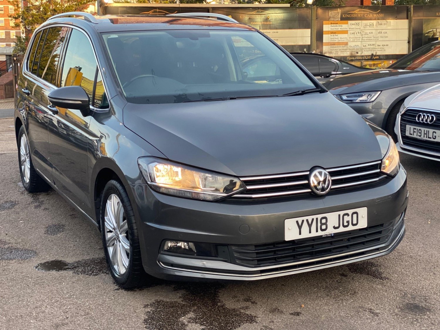 Volkswagen Touran Listing Image