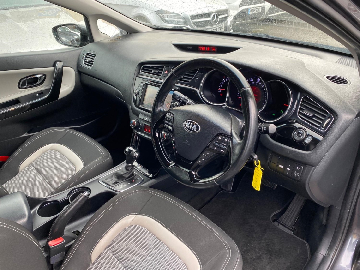 Kia Ceed Listing Image