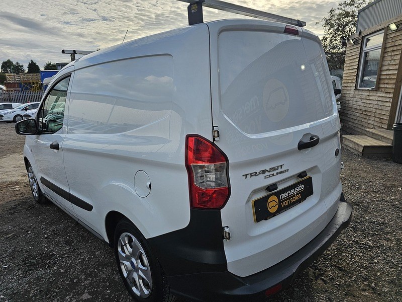 Ford Transit Courier Listing Image