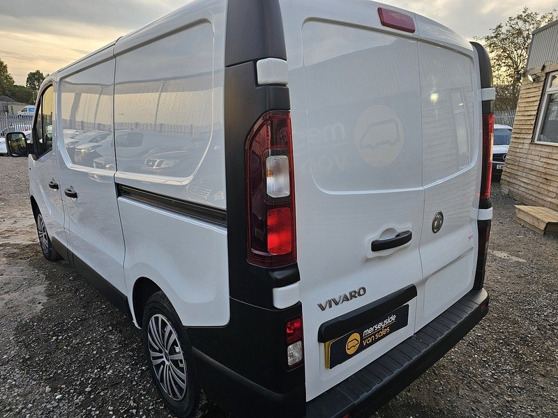 Vauxhall Vivaro Listing Image