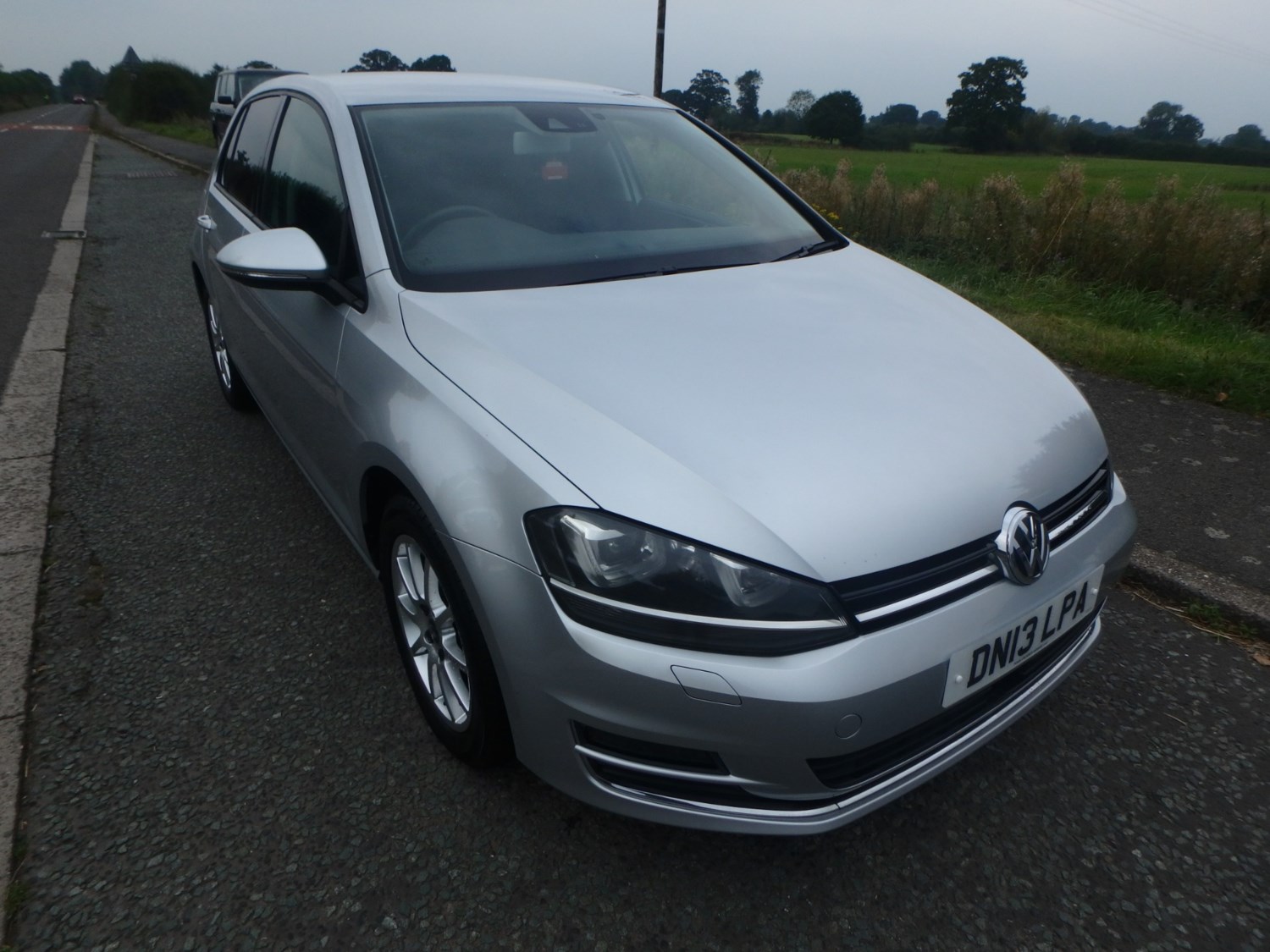 Volkswagen Golf Listing Image