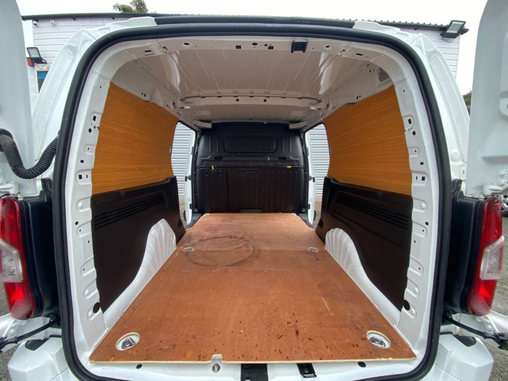 Vauxhall Combo Listing Image