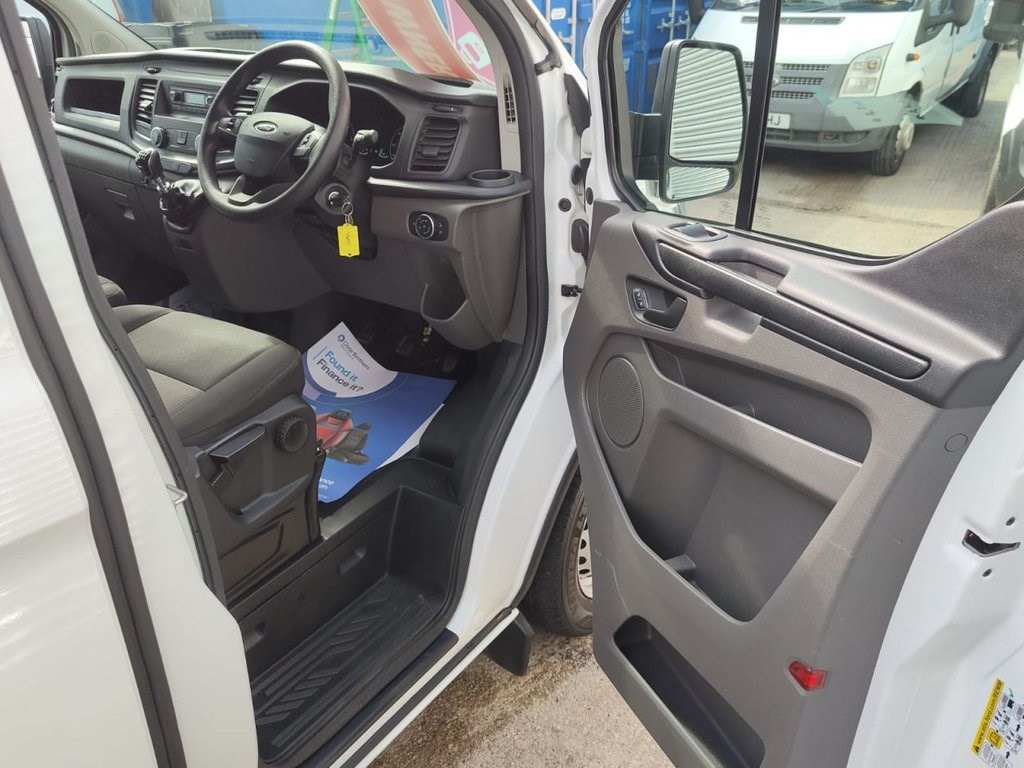 Ford Transit Custom Listing Image