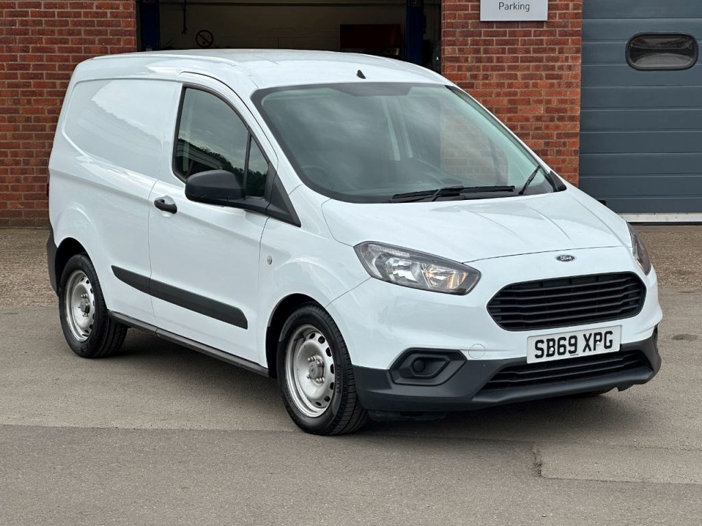 Ford Transit Courier Listing Image