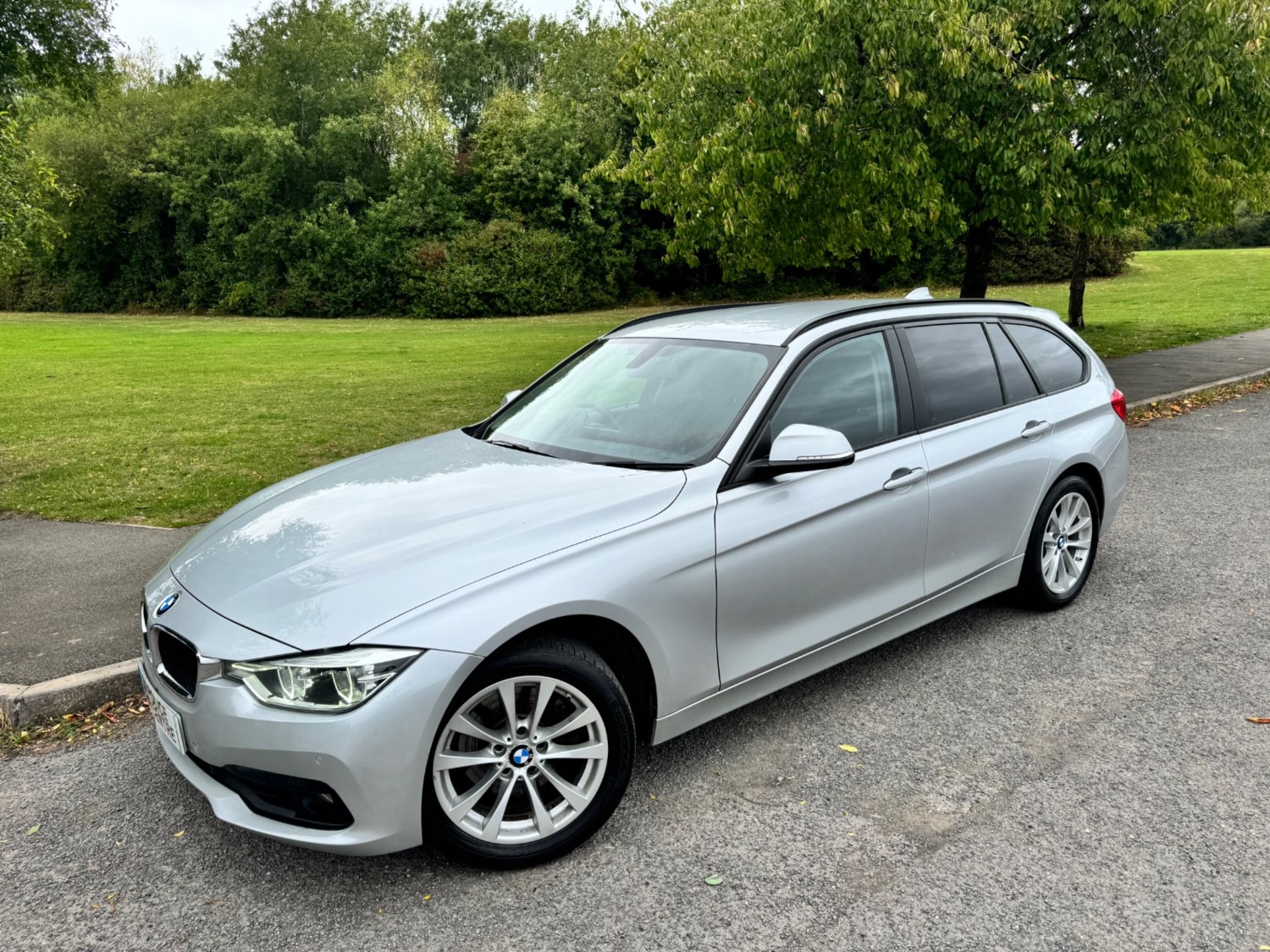 BMW 3 Series Listing Image