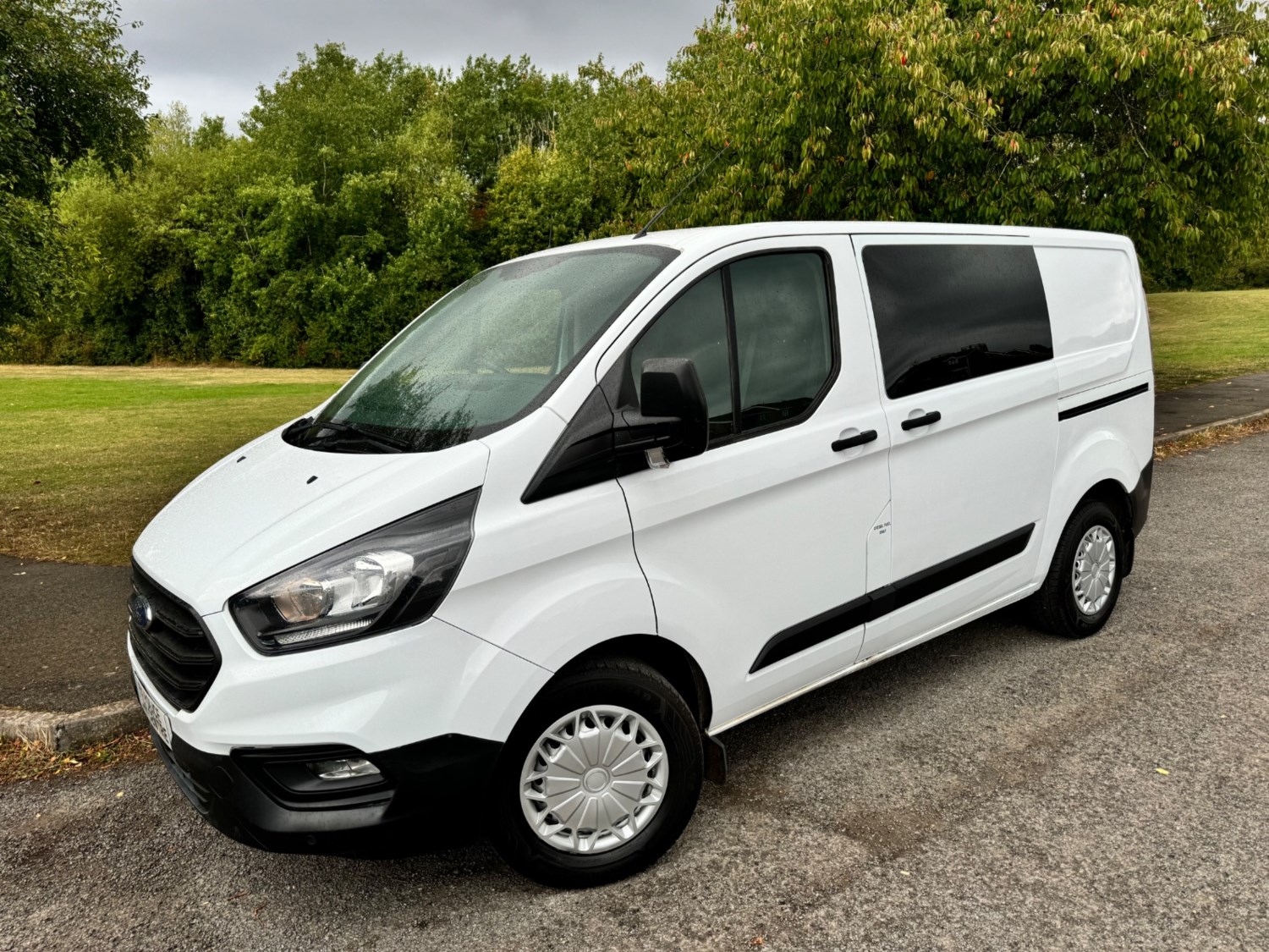 Ford Transit Custom Listing Image