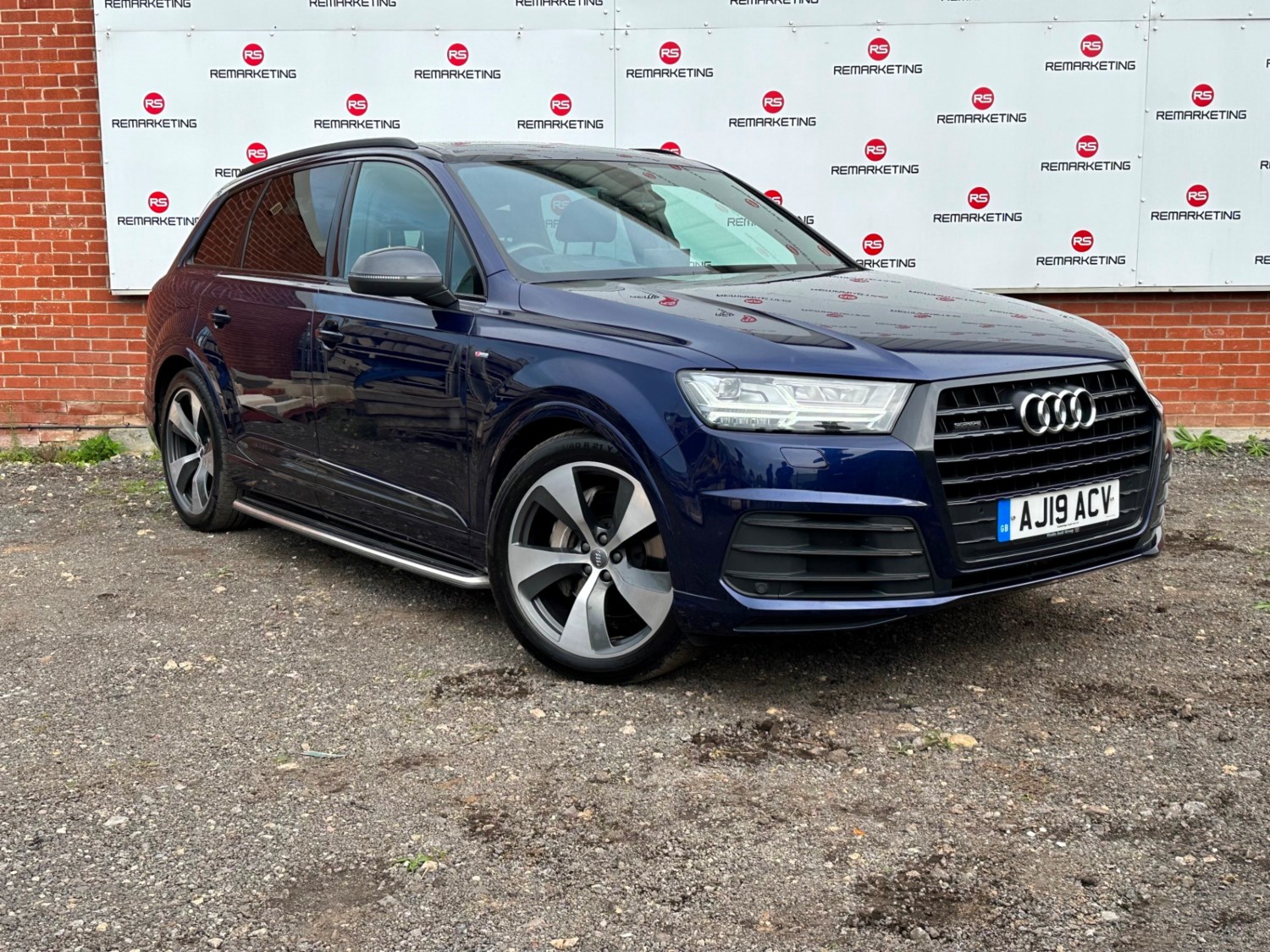 Audi Q7 Listing Image