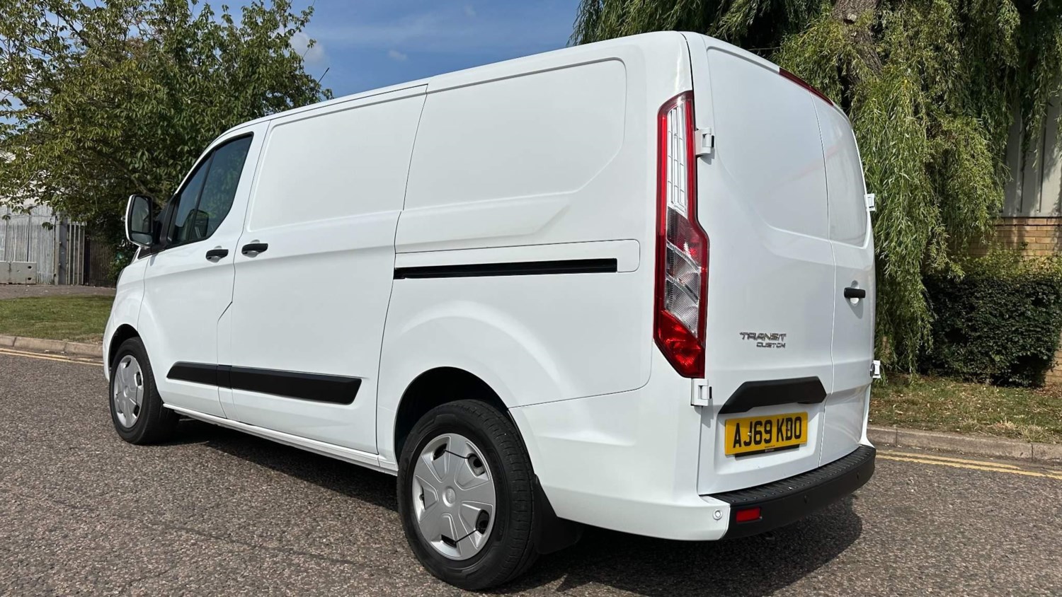 Ford Transit Custom Listing Image