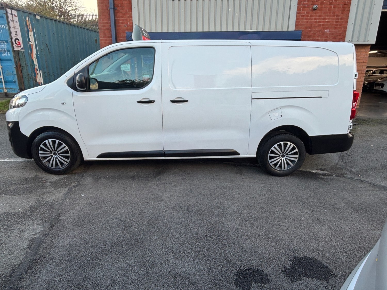 Citroen Dispatch Listing Image