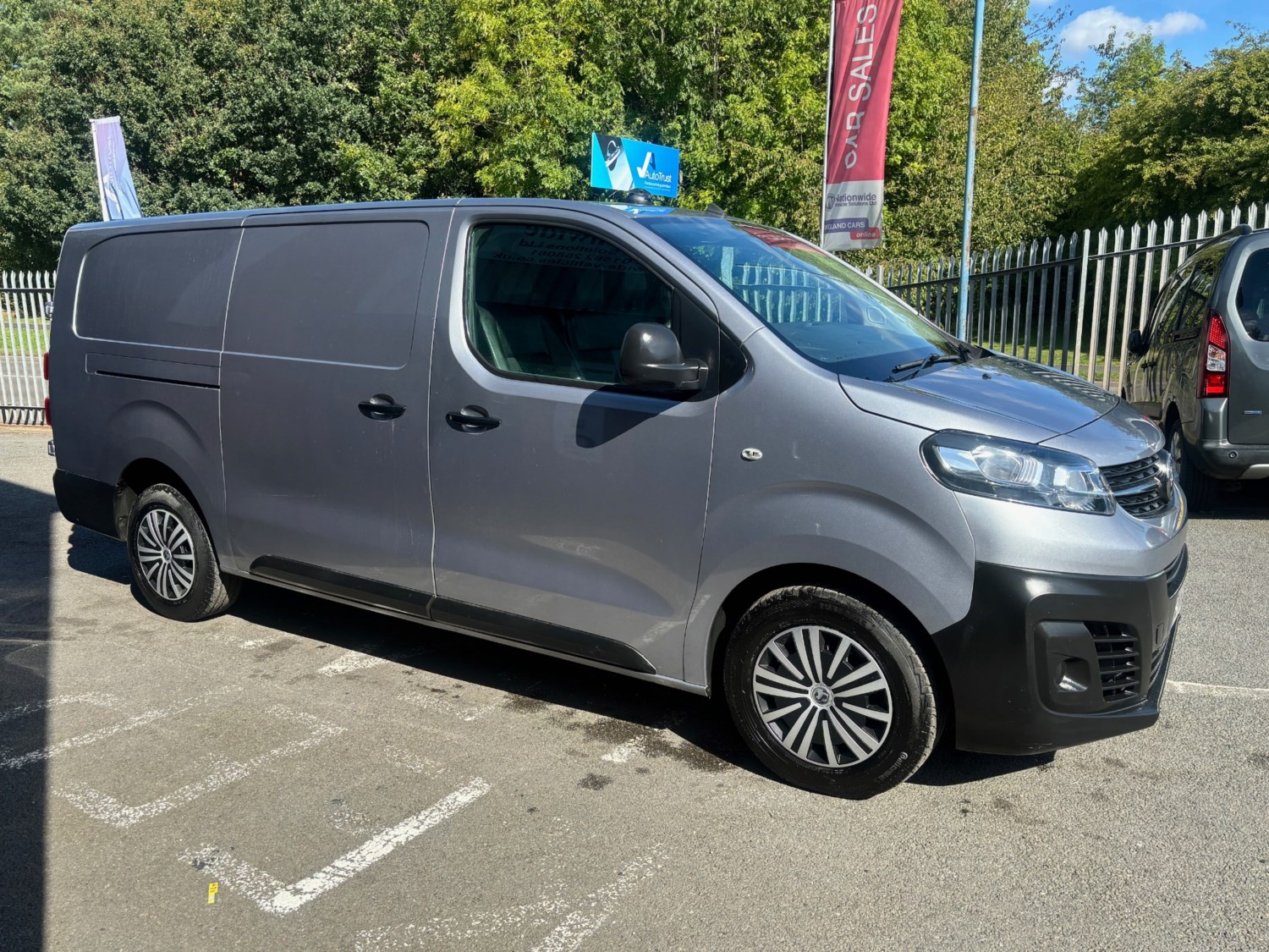 Vauxhall Vivaro Listing Image