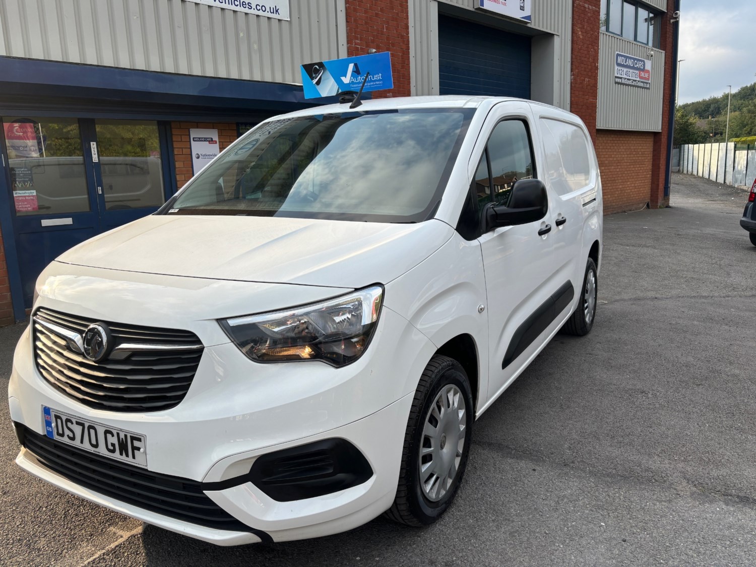 Vauxhall Combo Listing Image