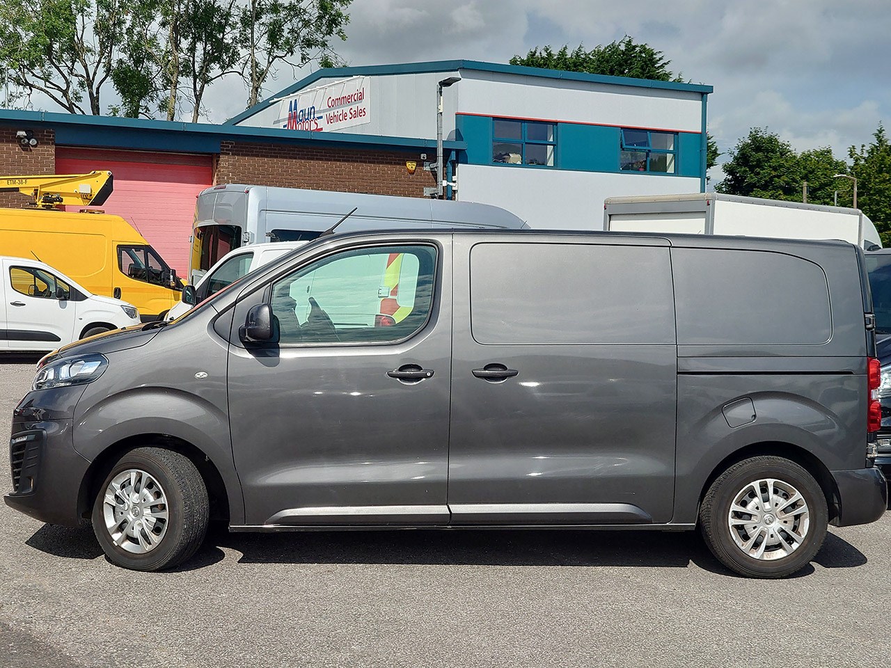 Vauxhall Vivaro Listing Image