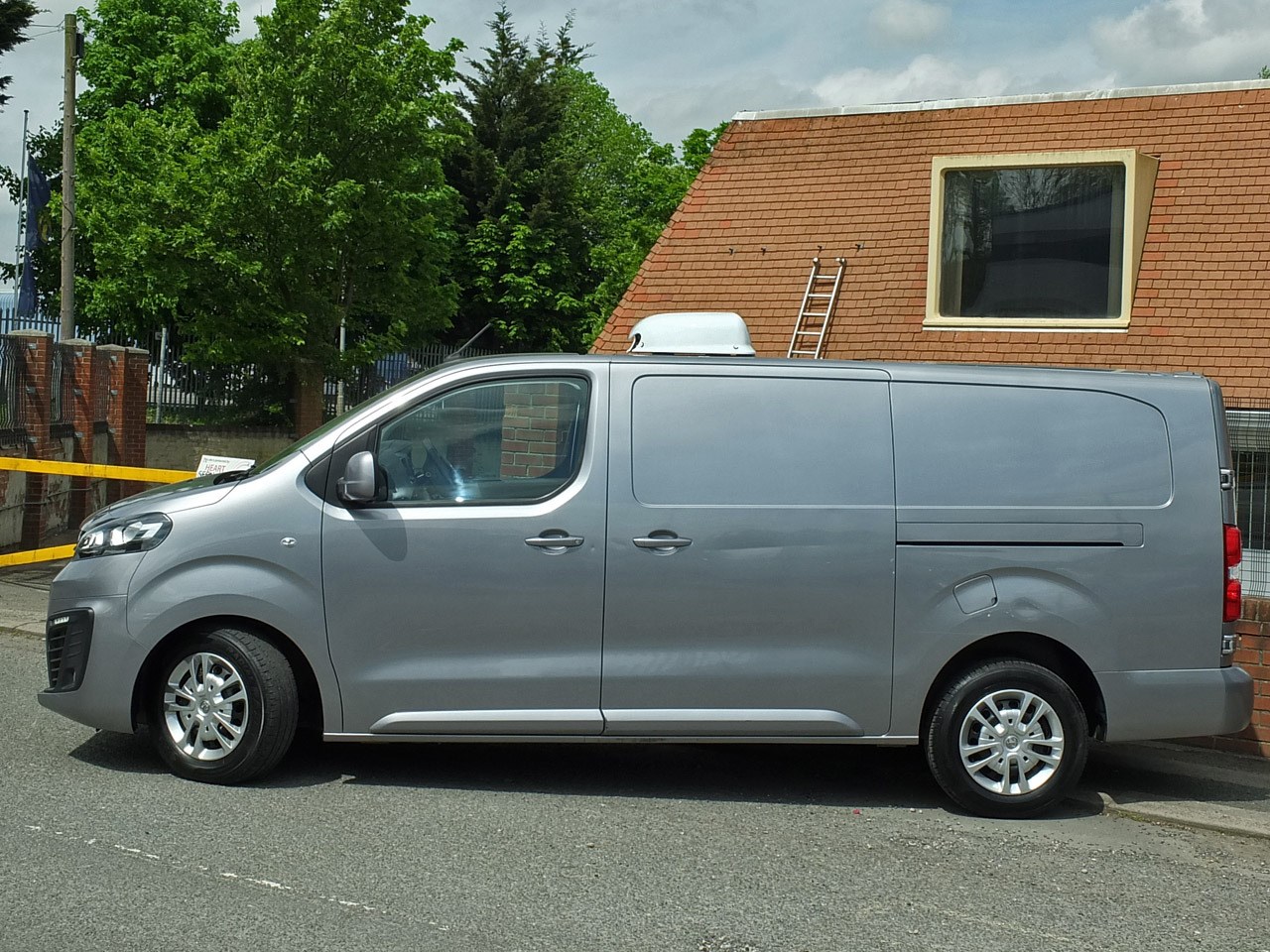 Vauxhall Vivaro Listing Image