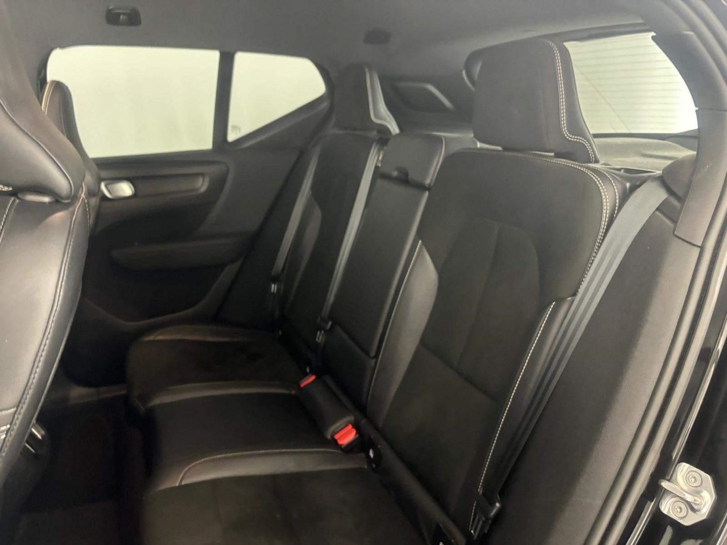 Volvo XC40 Listing Image