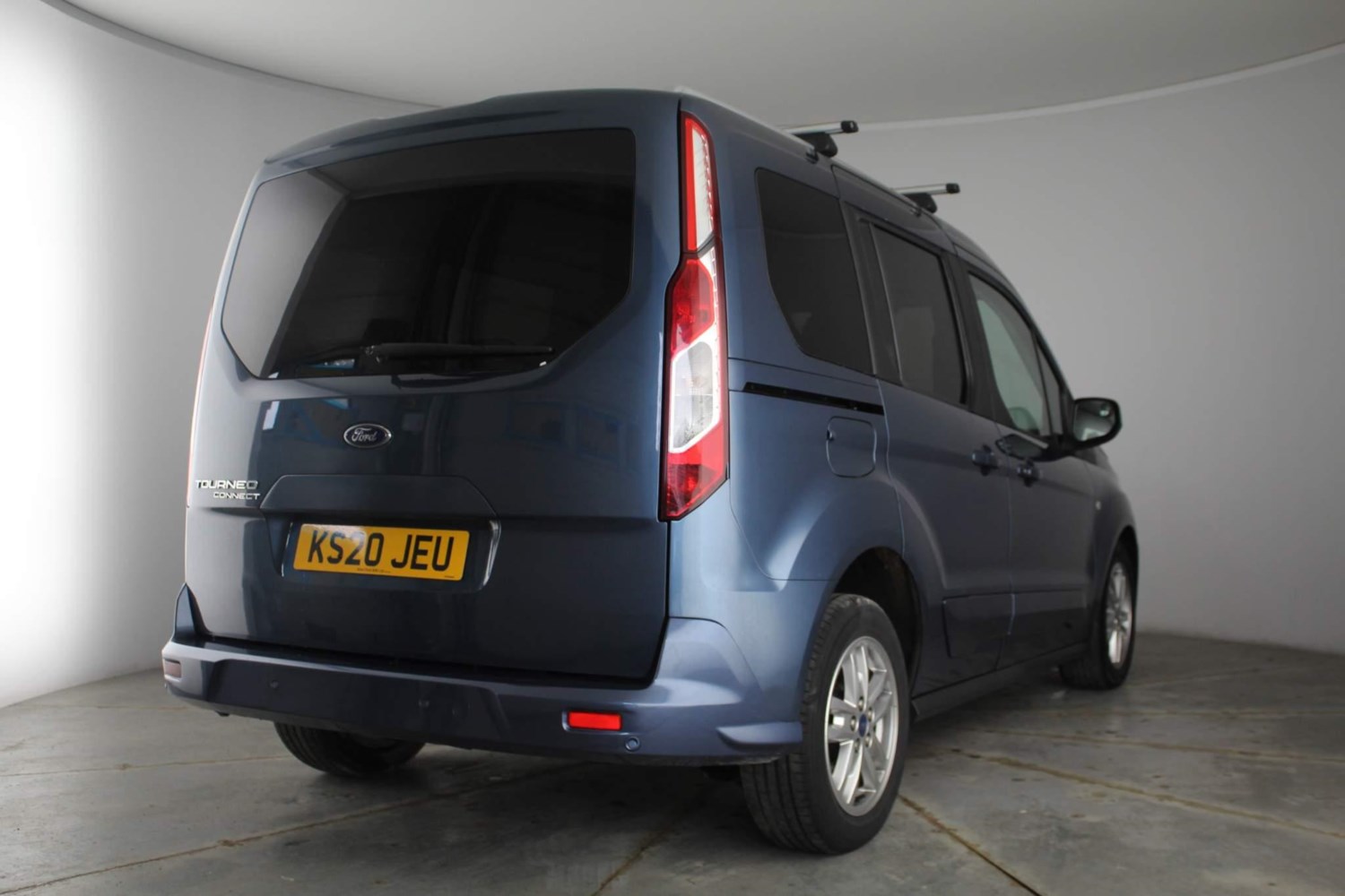 Ford Tourneo Connect Listing Image