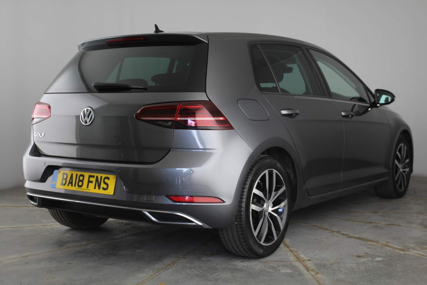 Volkswagen Golf Listing Image