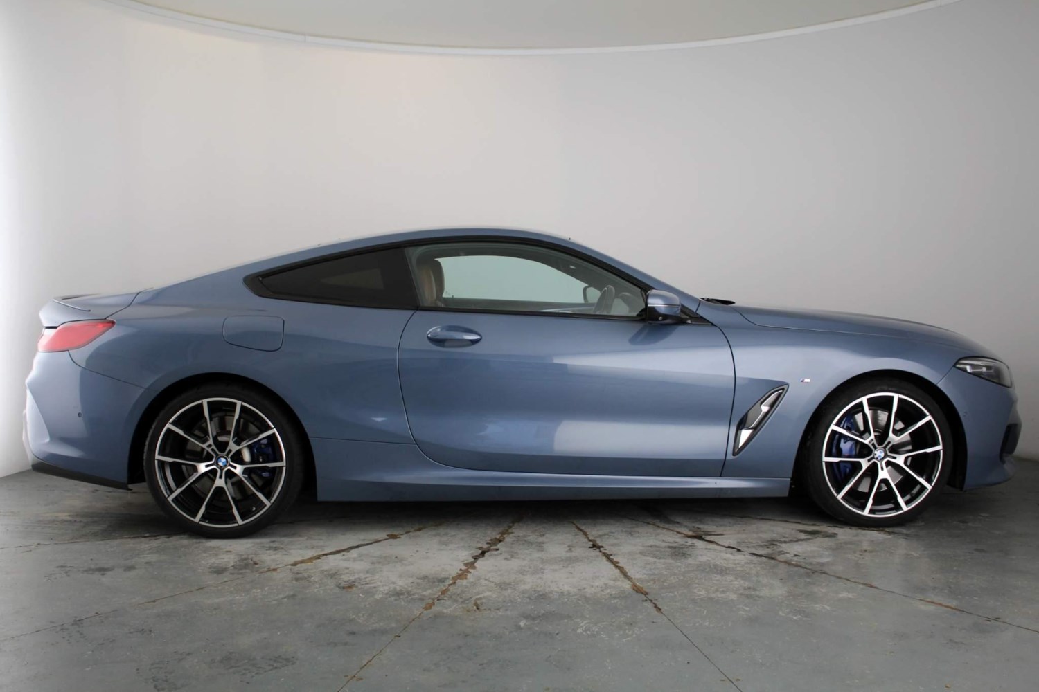 BMW 8 Series Listing Image