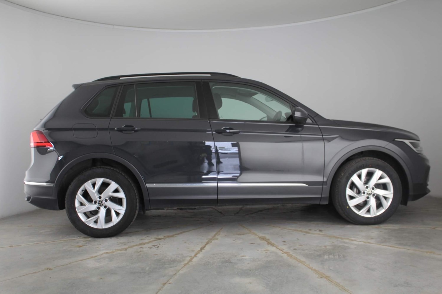 Volkswagen Tiguan Listing Image