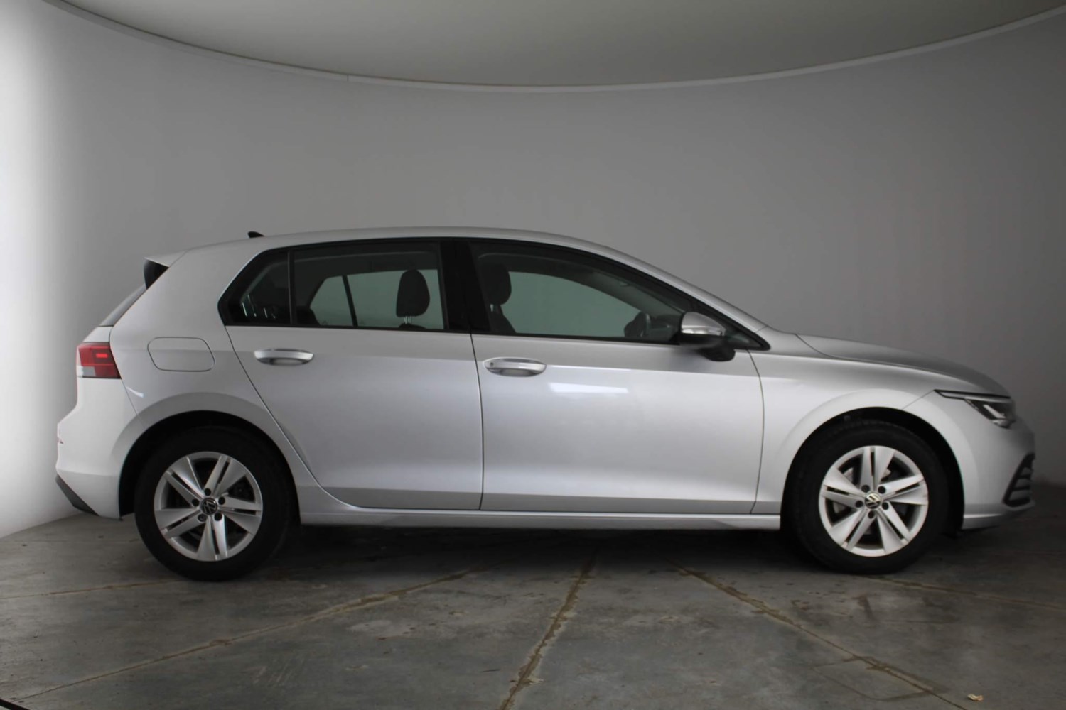 Volkswagen Golf Listing Image