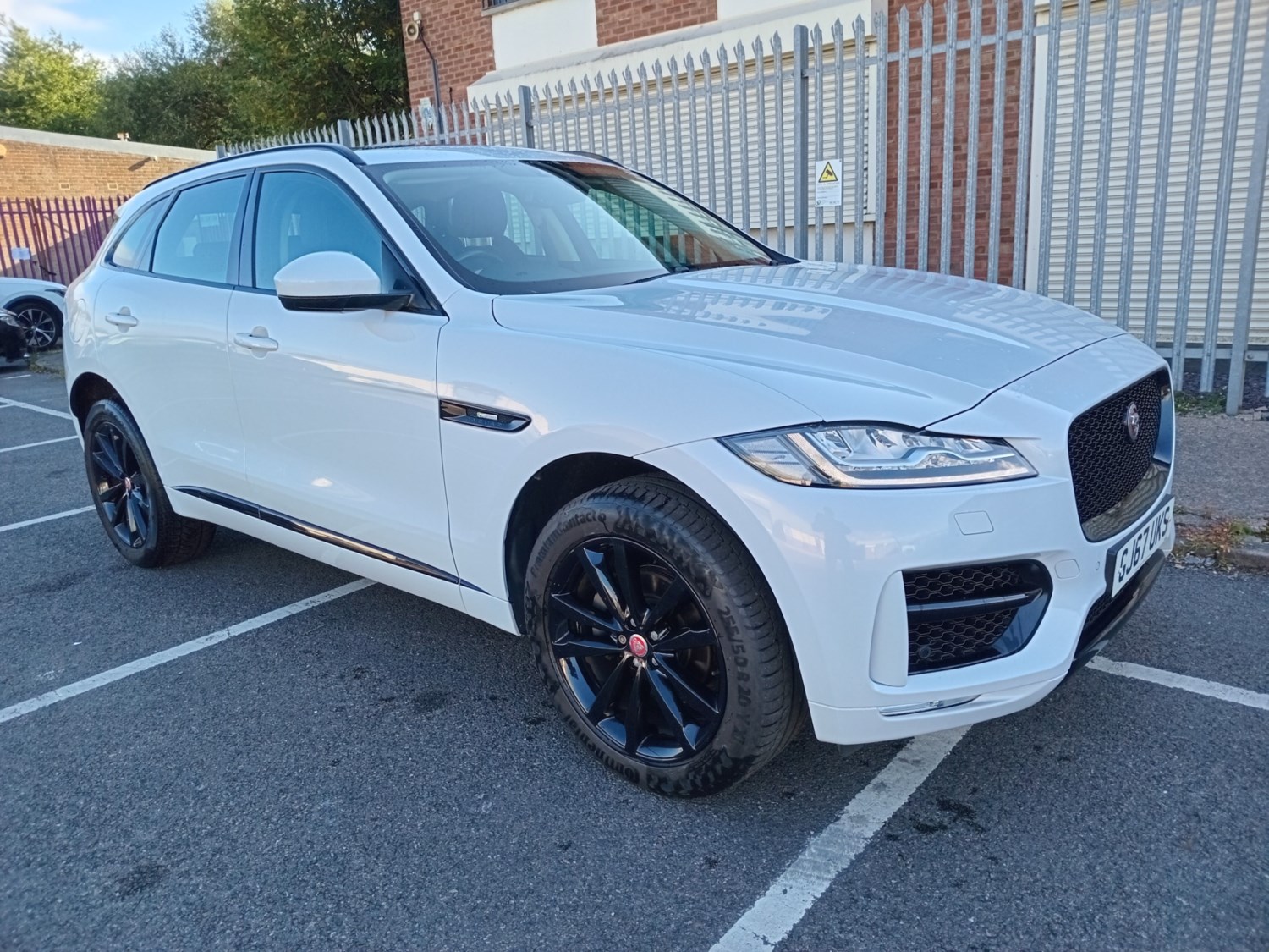 Jaguar F-PACE Listing Image