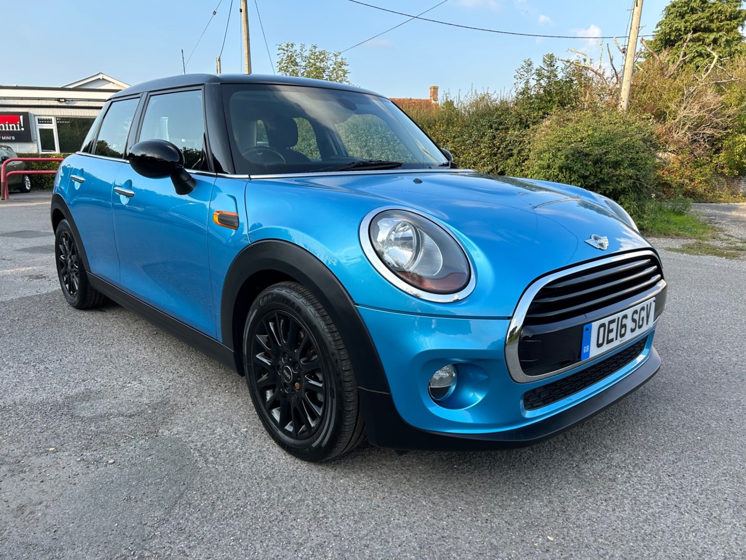 MINI Hatch Listing Image