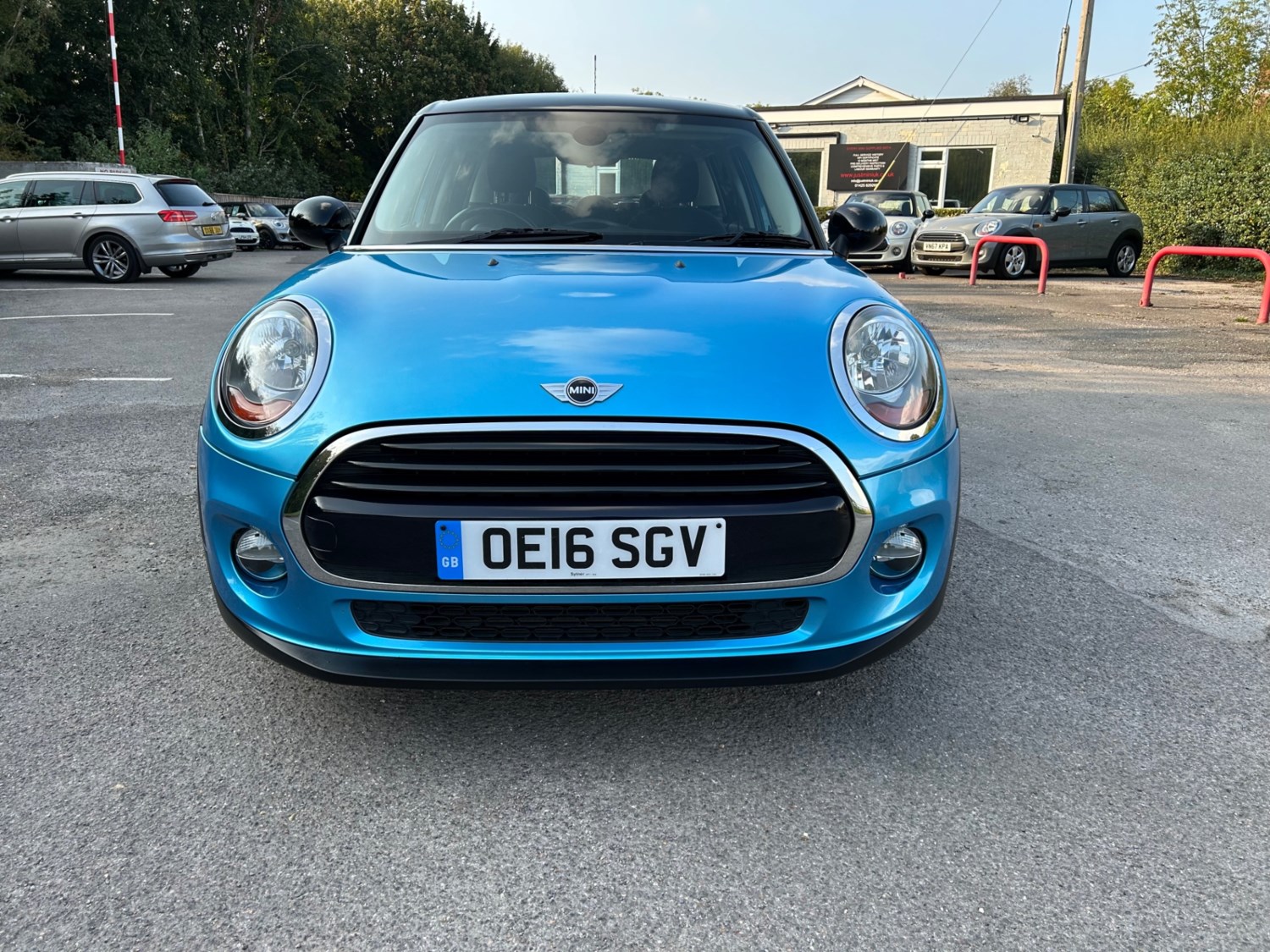 MINI Hatch Listing Image