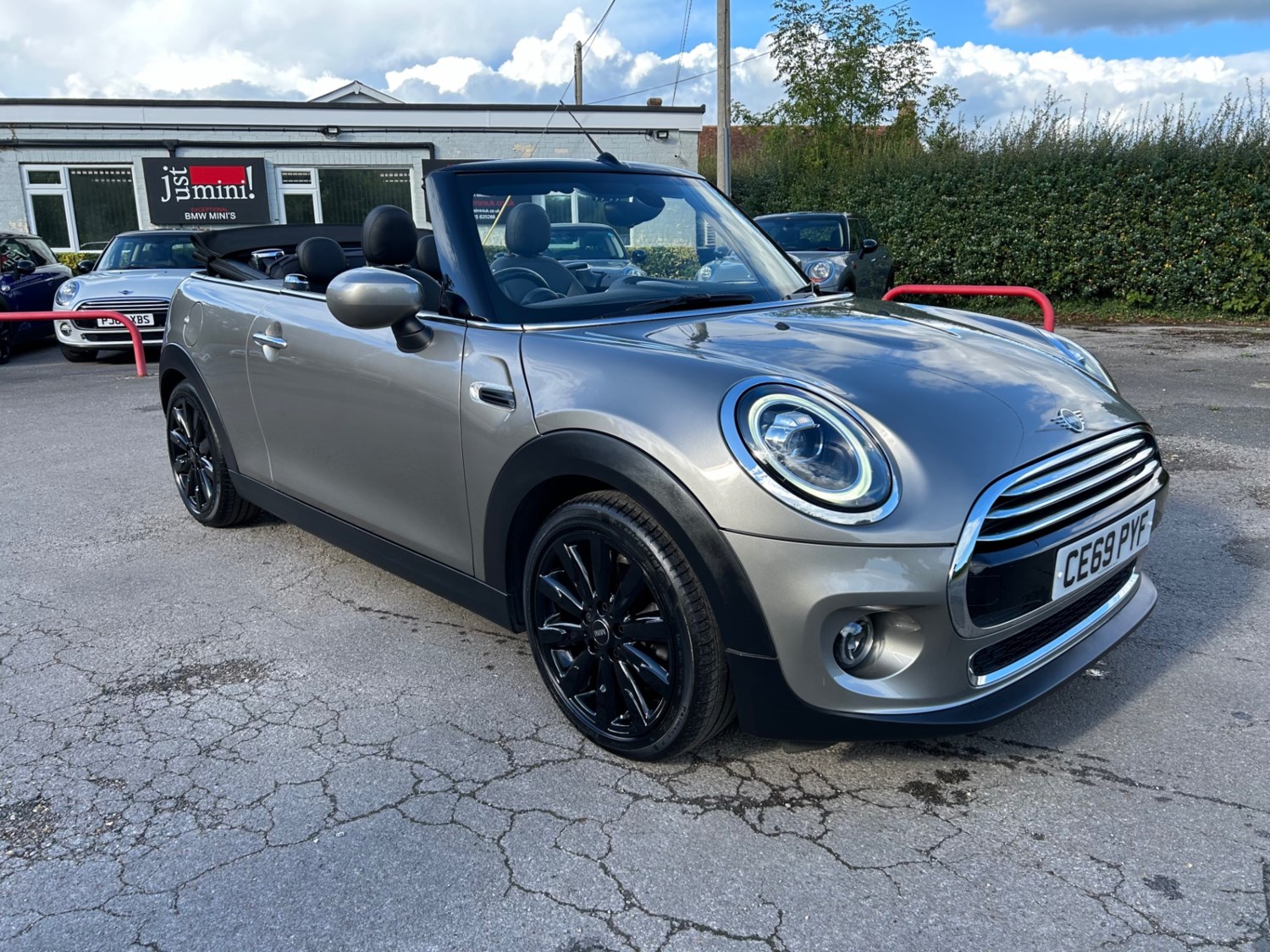 MINI Convertible Listing Image