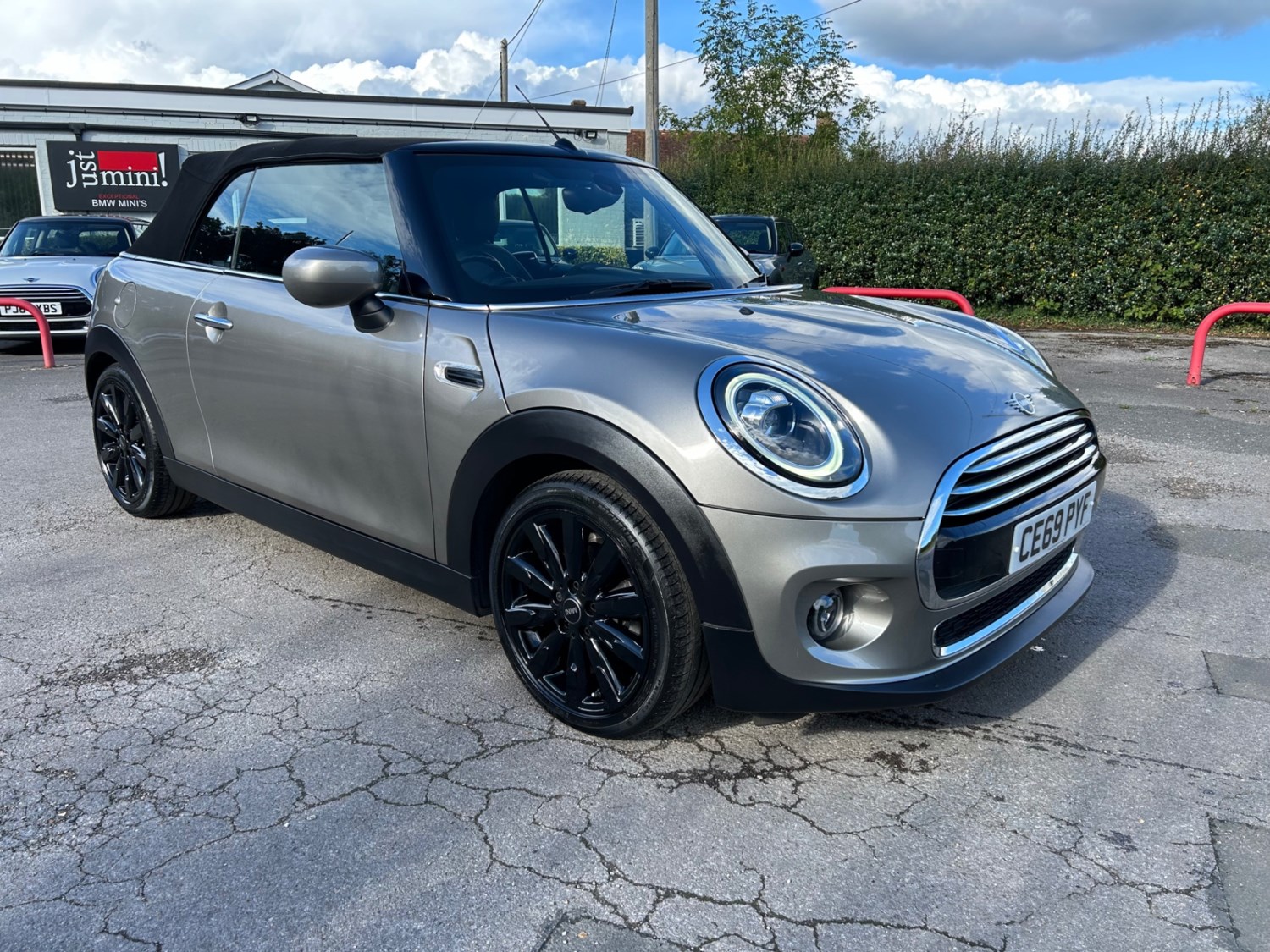 MINI Convertible Listing Image