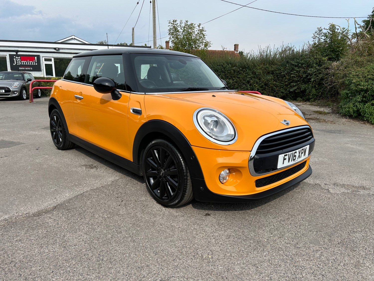 MINI Hatch Listing Image