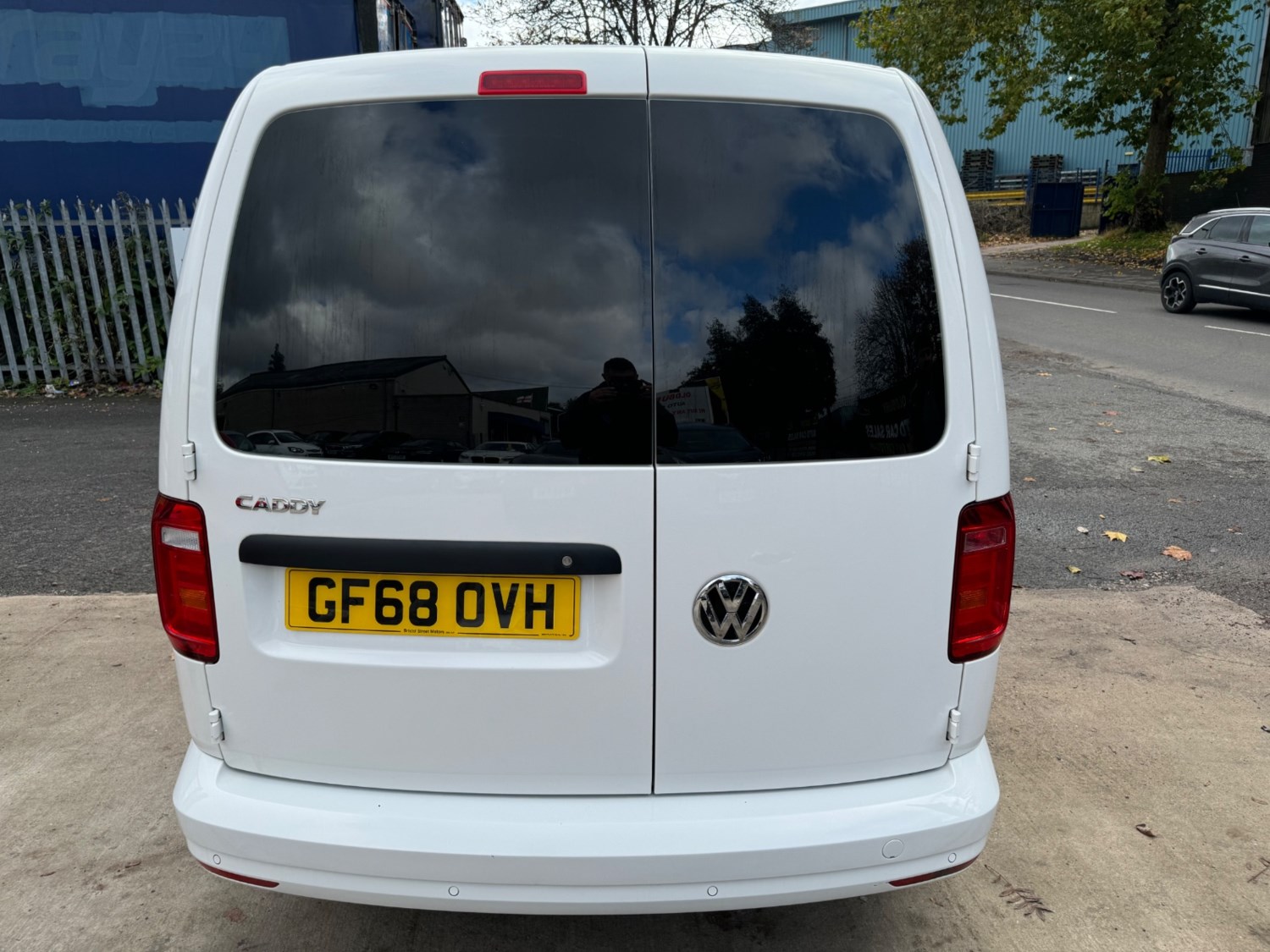 Volkswagen Caddy Maxi Listing Image