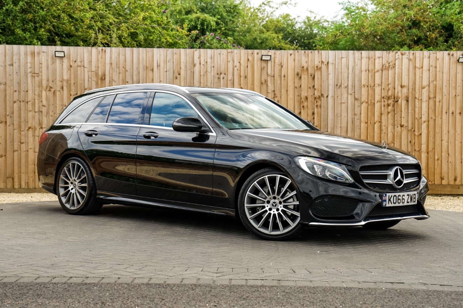 Mercedes-Benz C-Class Listing Image