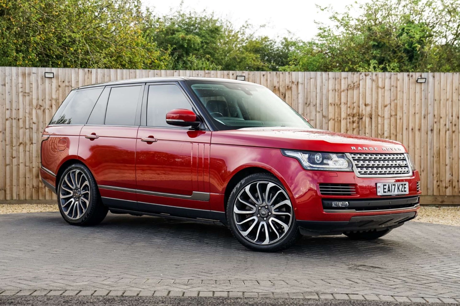 Land Rover Range Rover Listing Image