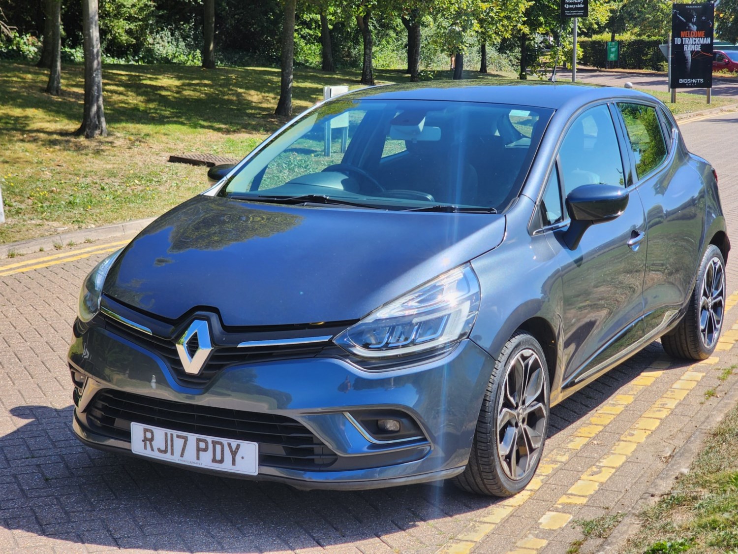 Renault Clio Listing Image