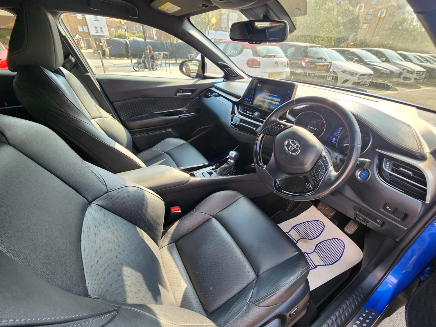 Toyota C-HR Listing Image