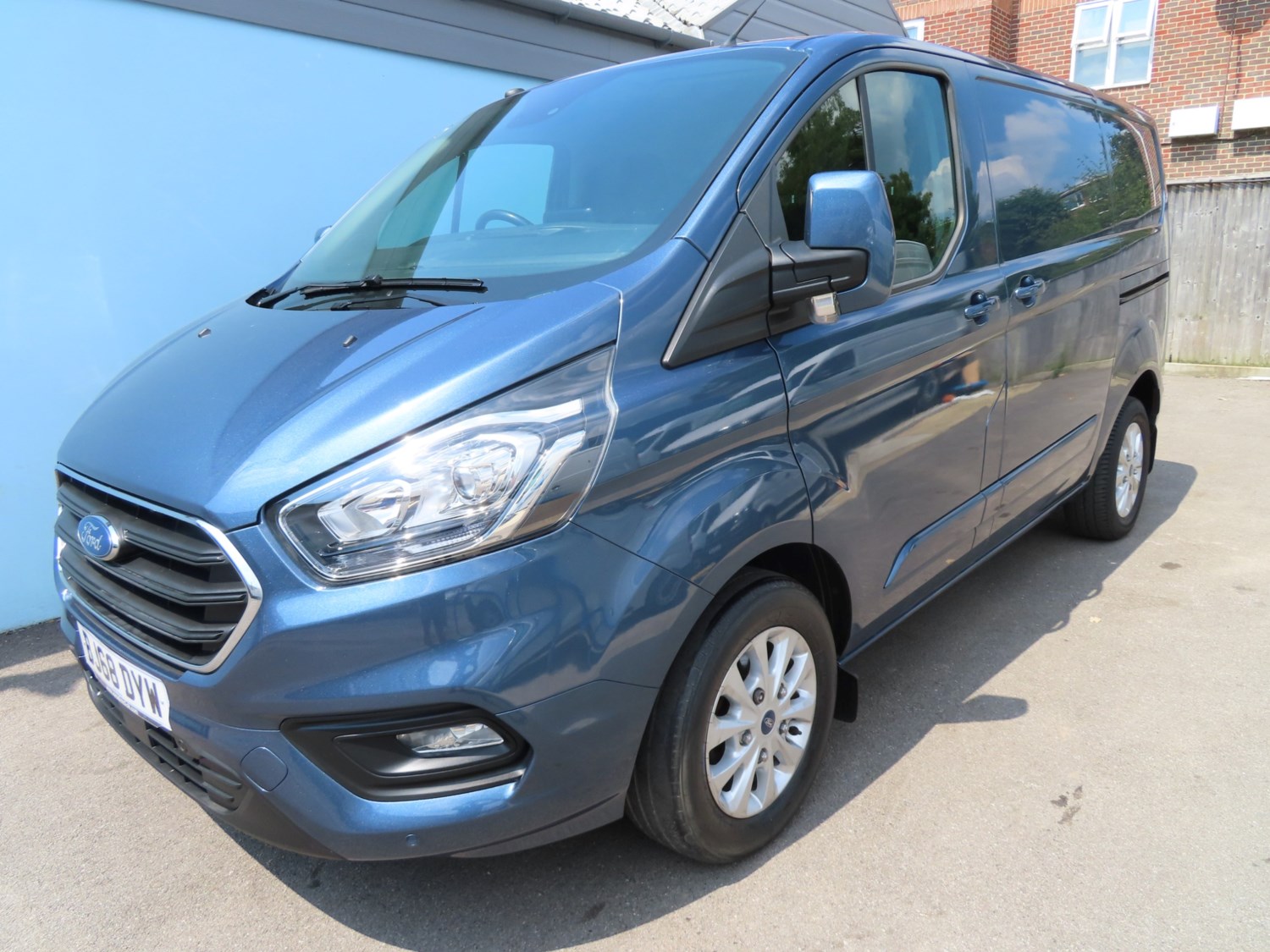 Ford Transit Custom Listing Image