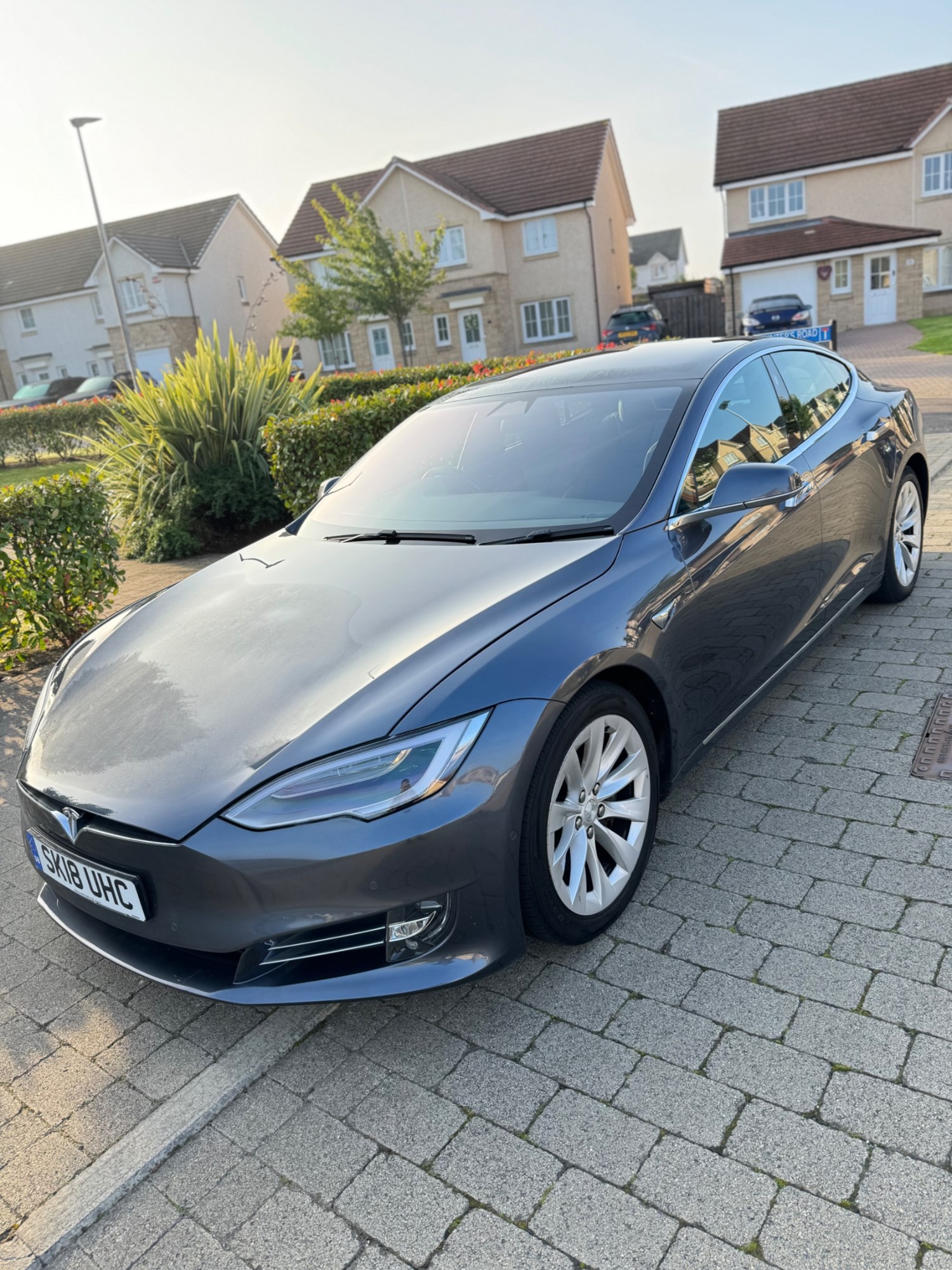 Tesla Model S Listing Image