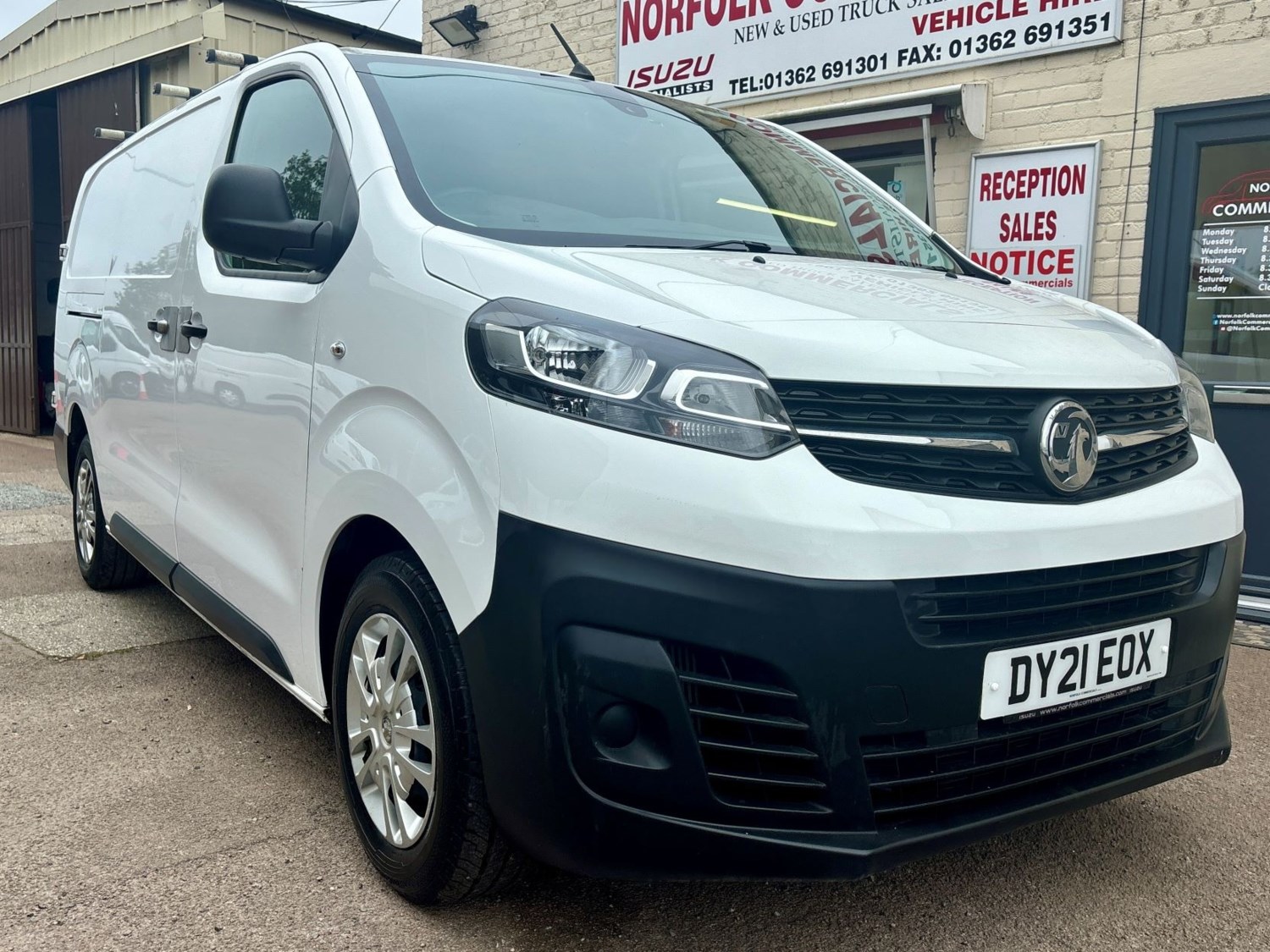 Vauxhall Vivaro Listing Image