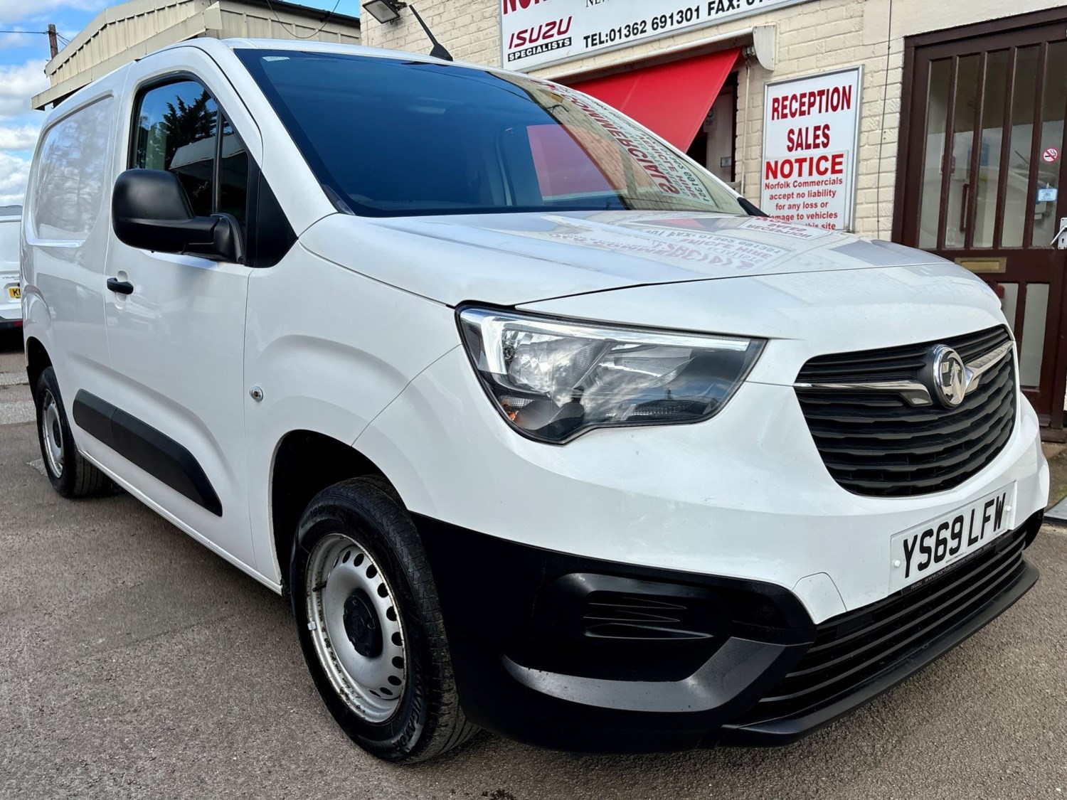 Vauxhall Combo Listing Image