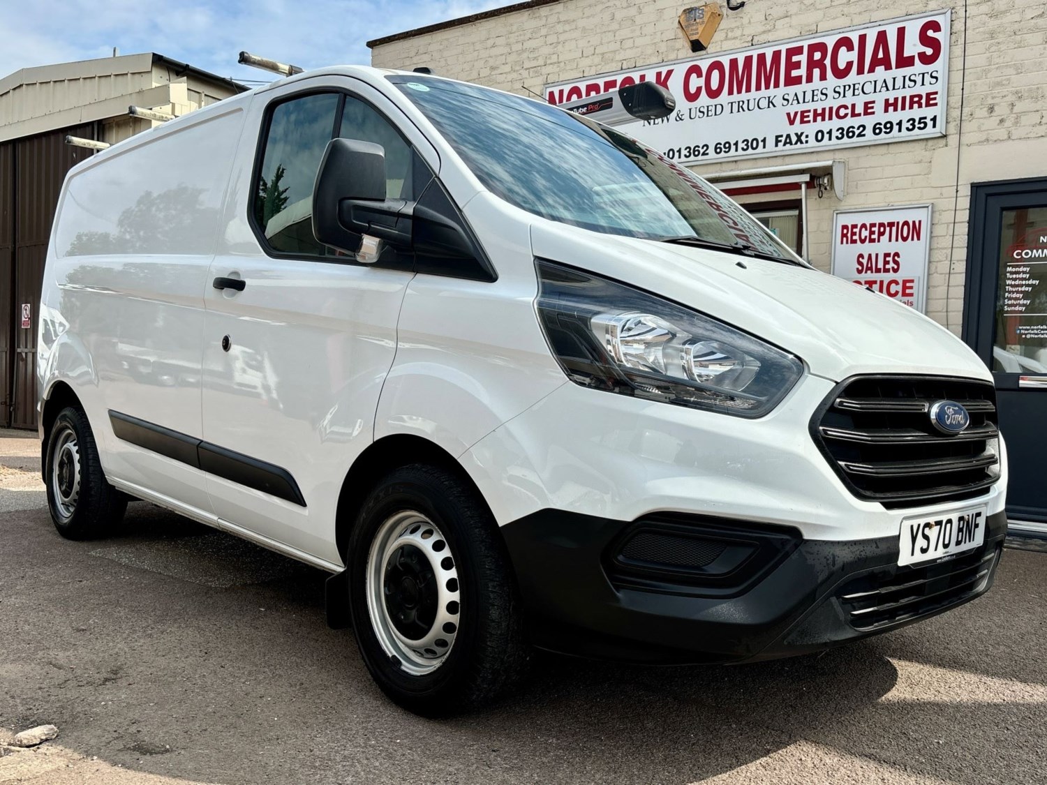 Ford Transit Custom Listing Image