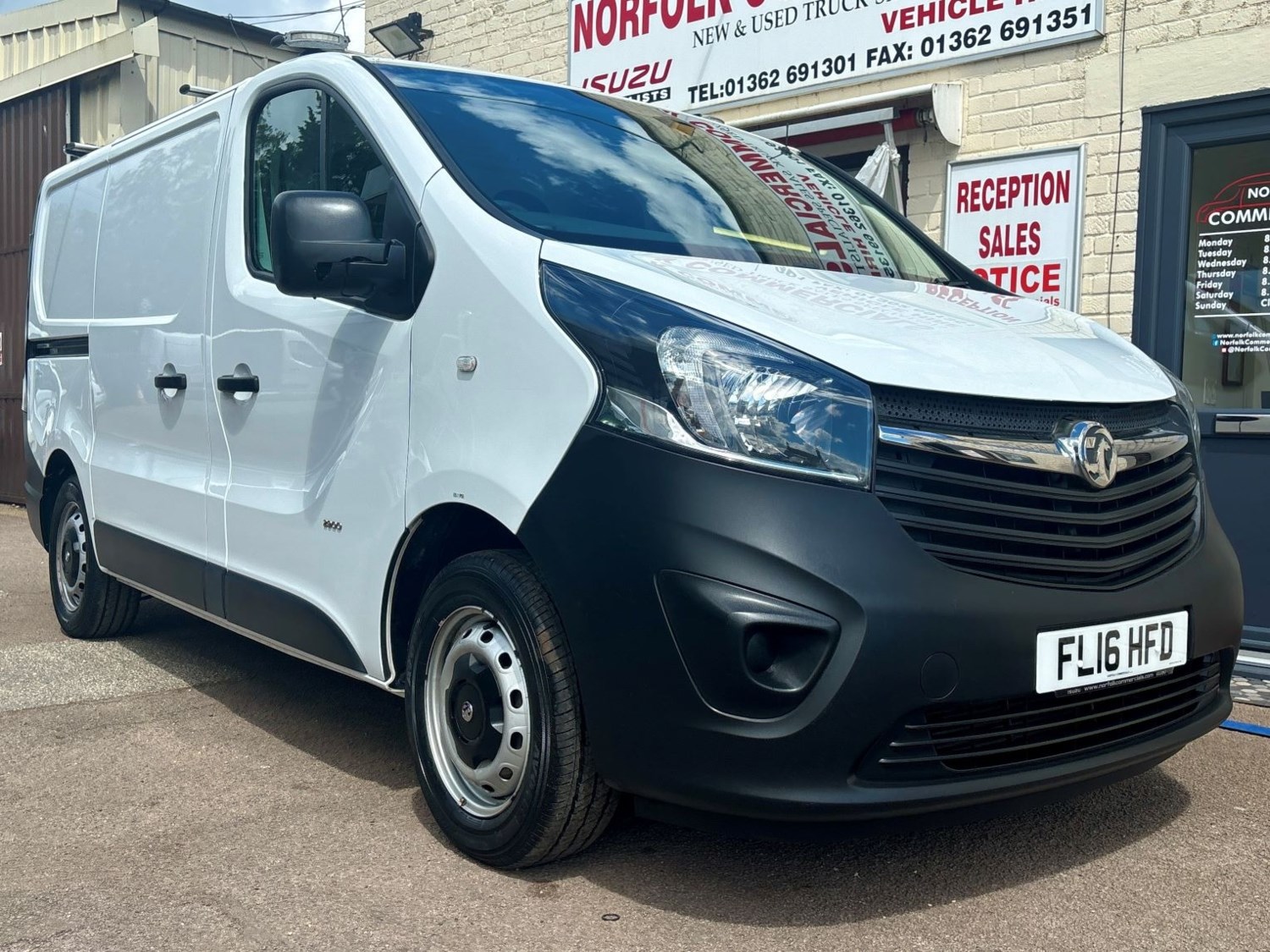 Vauxhall Vivaro Listing Image