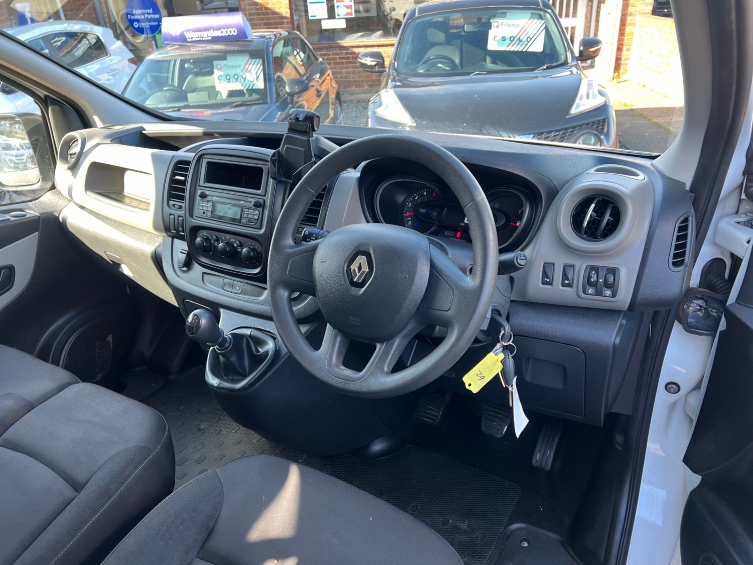 Renault Trafic Listing Image