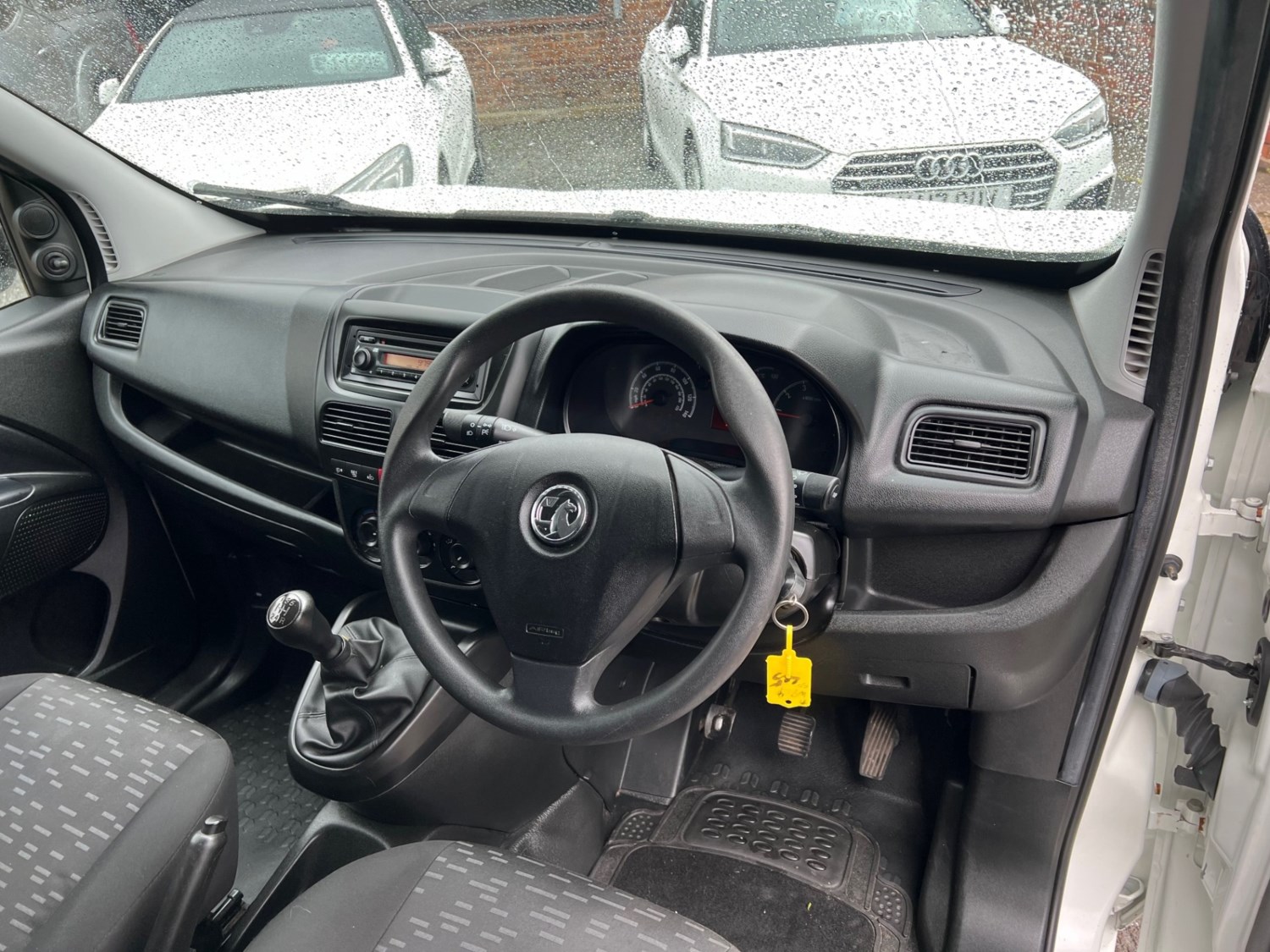 Vauxhall Combo Listing Image