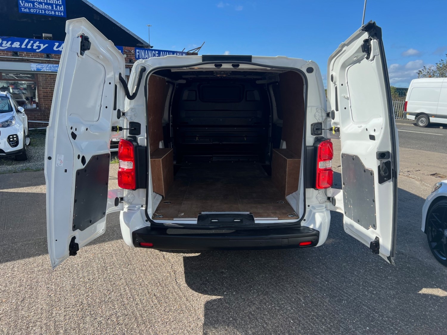 Vauxhall Vivaro Listing Image