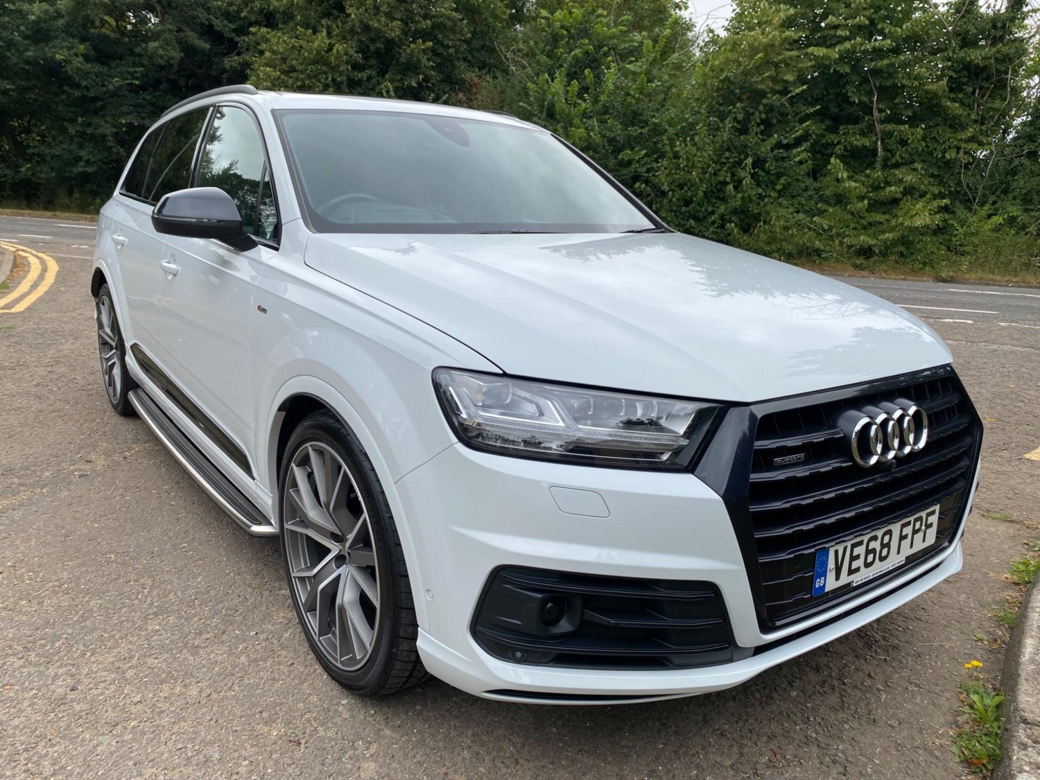 Audi Q7 Listing Image