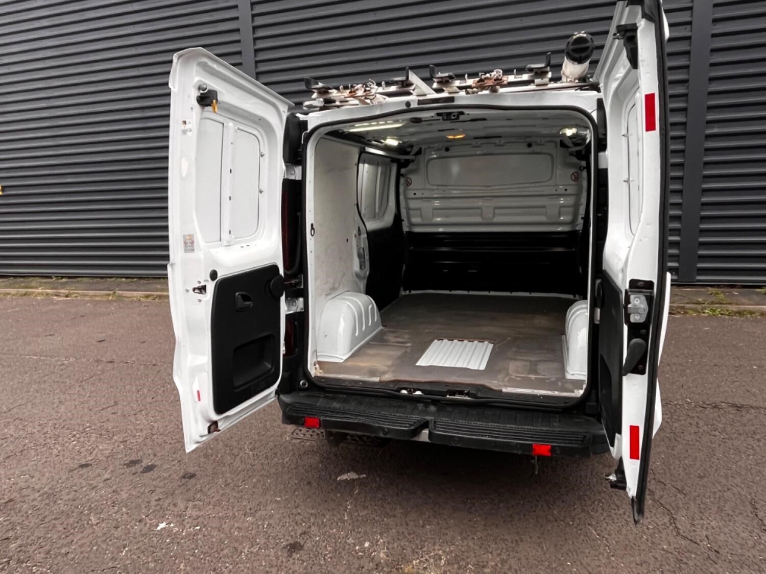 Vauxhall Vivaro Listing Image