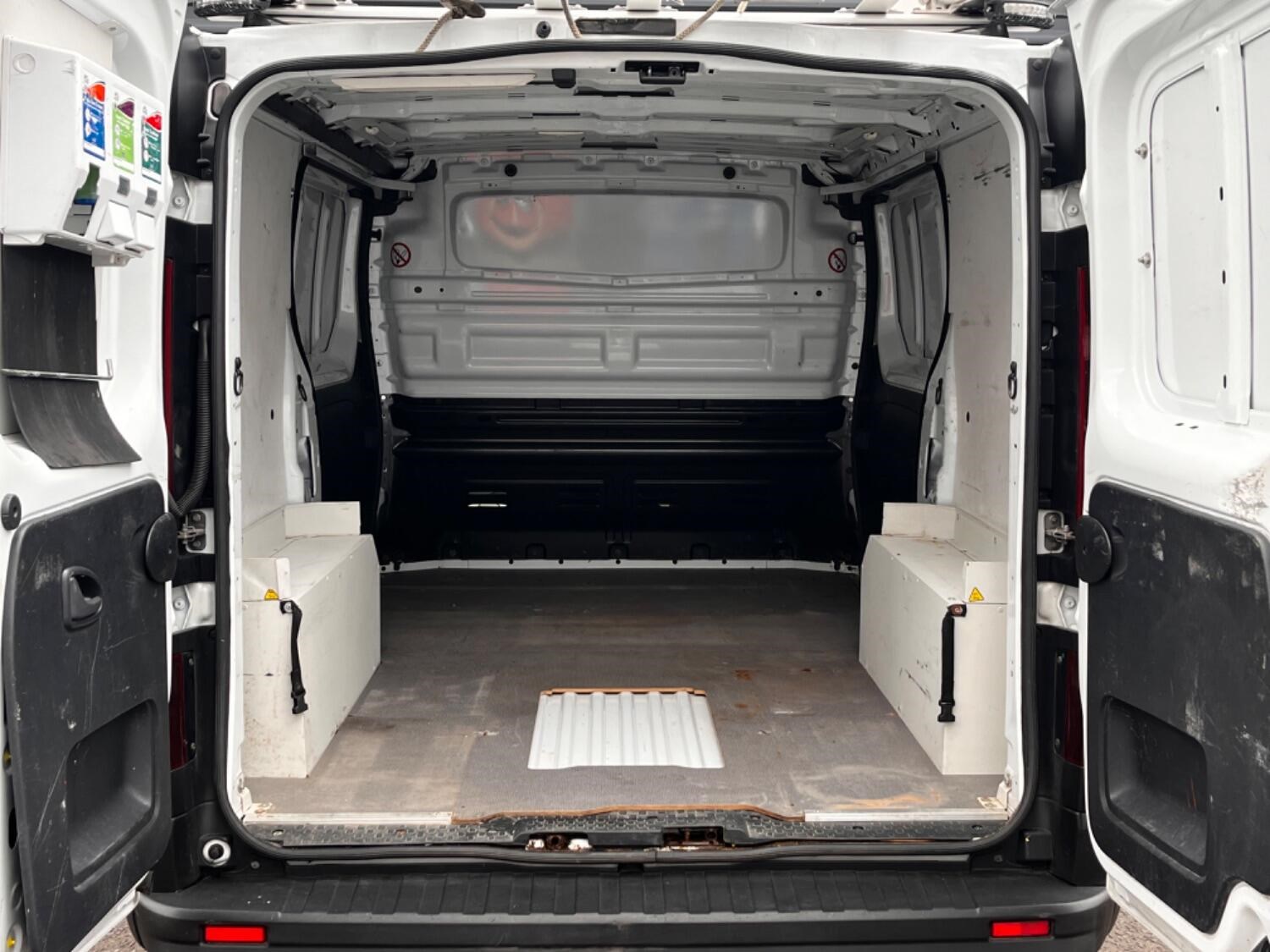 Vauxhall Vivaro Listing Image