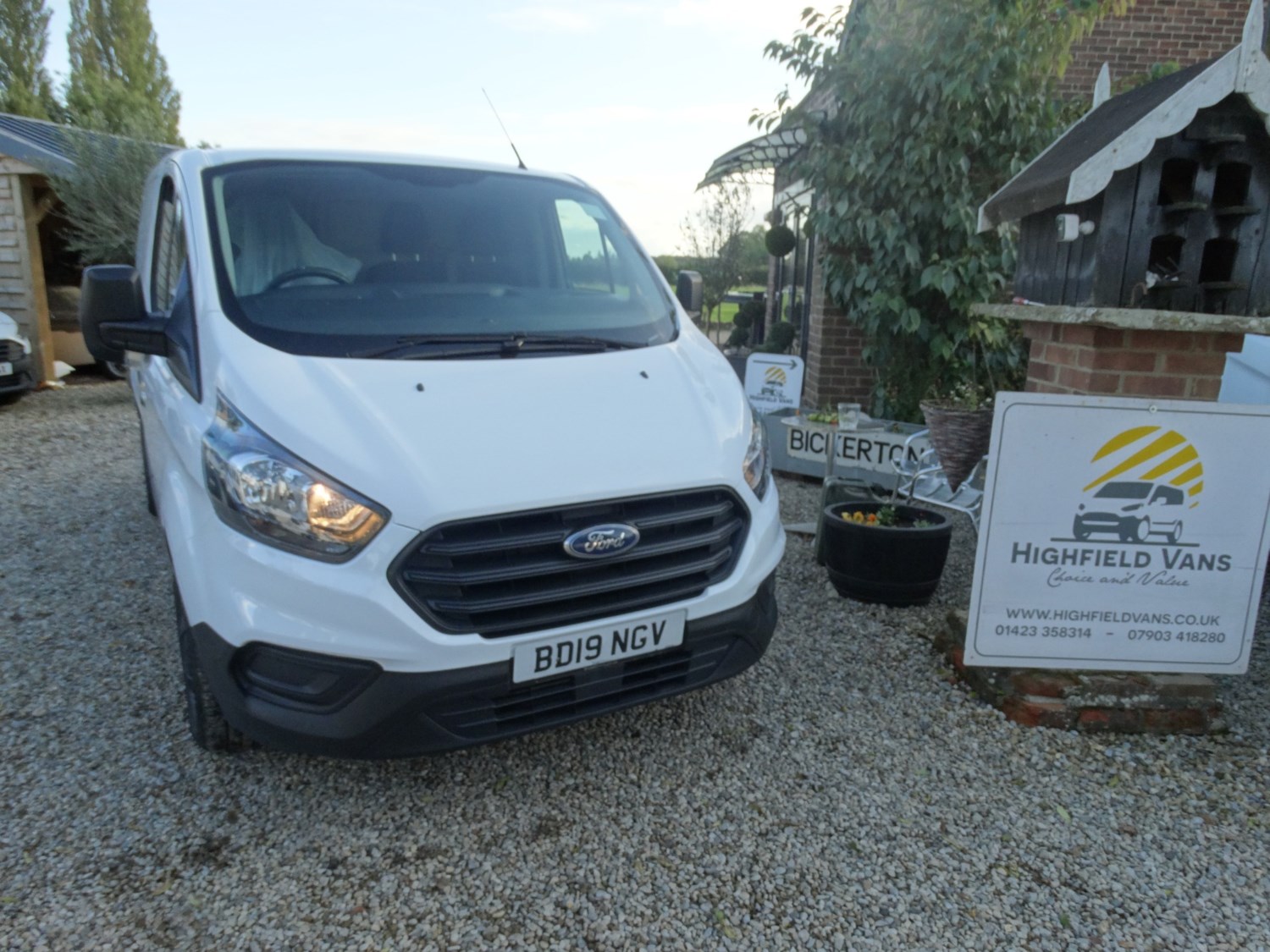 Ford Transit Custom Listing Image