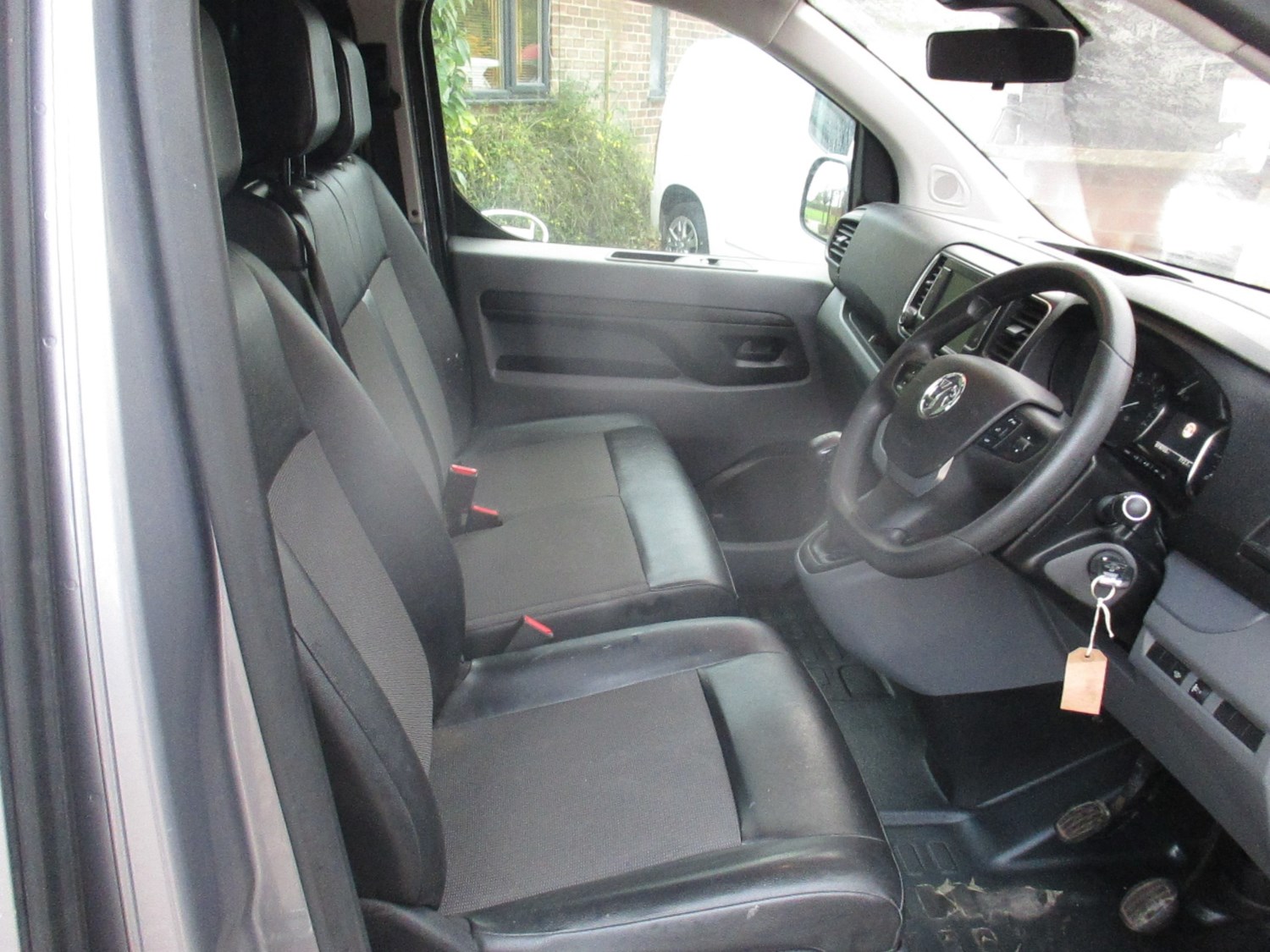 Vauxhall Vivaro Listing Image