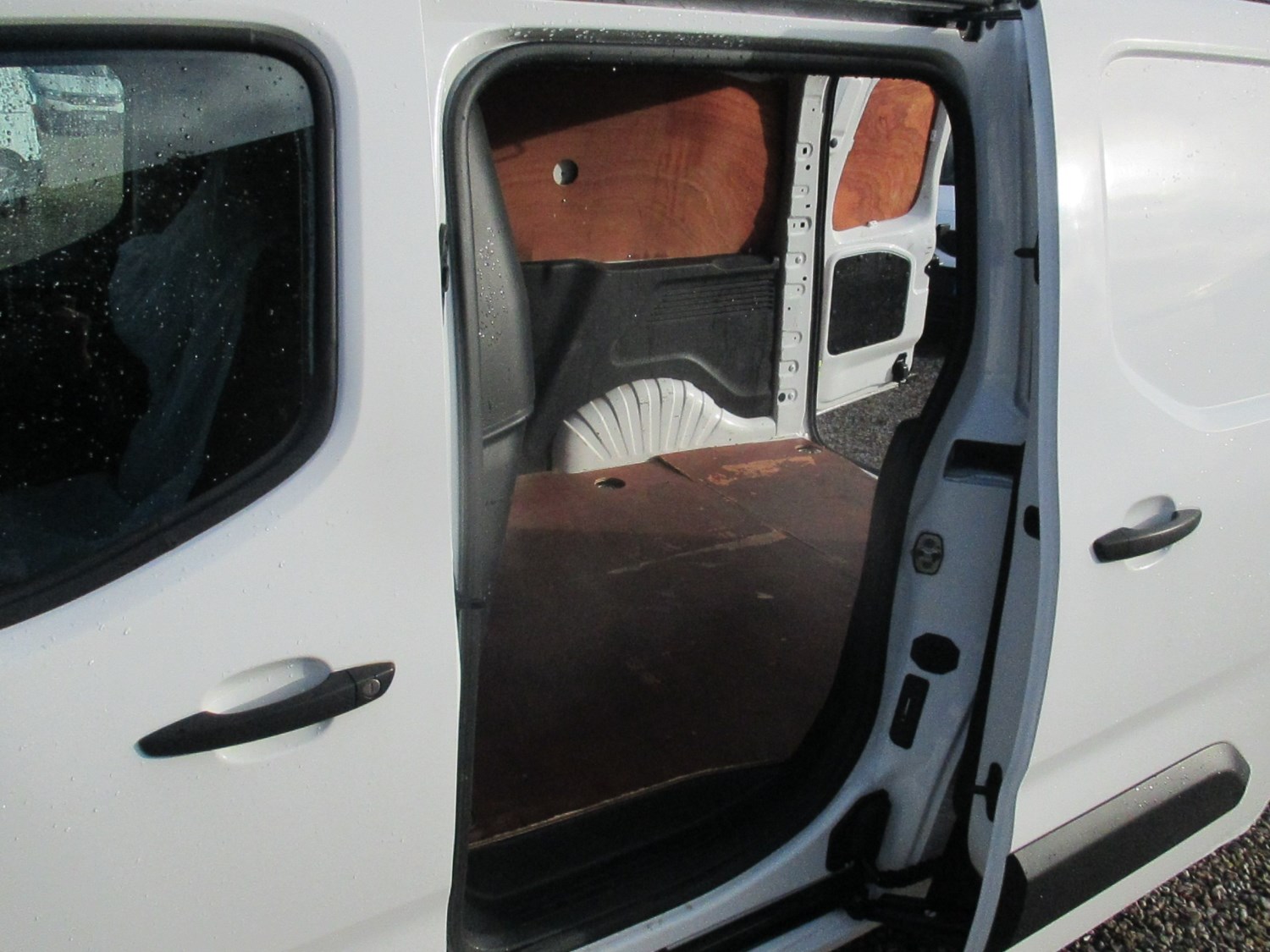 Vauxhall Combo Listing Image