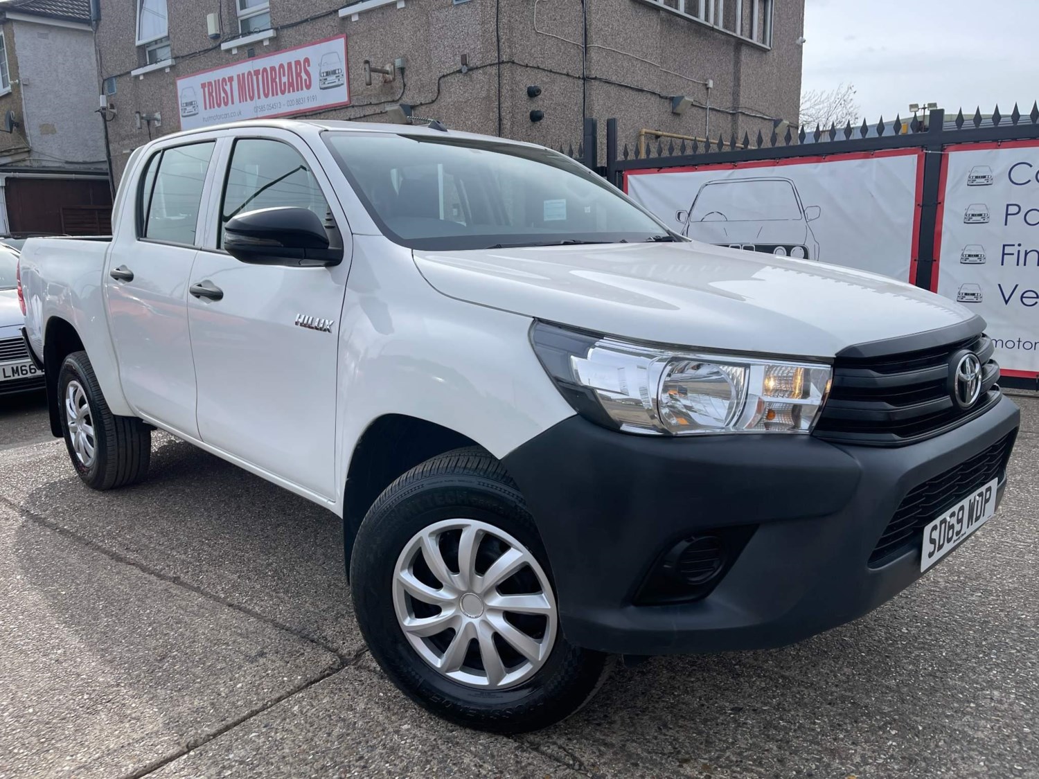 Toyota Hilux Listing Image